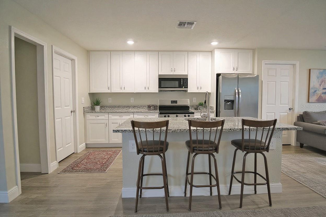 Image 12 of 31 For 7305 Sun N Lake Boulevard