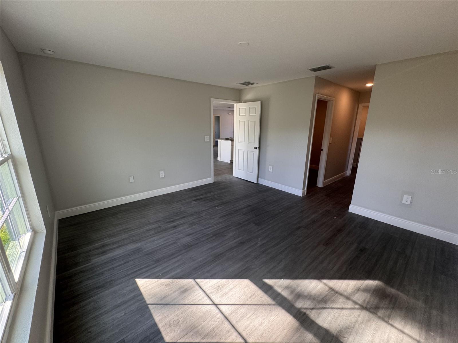 Image 20 of 31 For 7305 Sun N Lake Boulevard