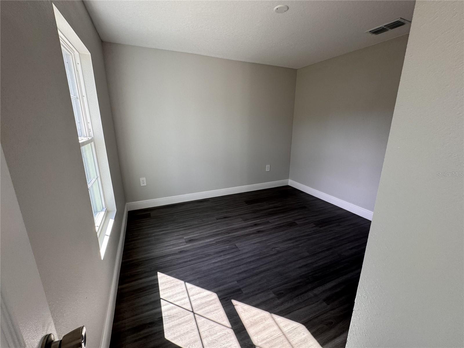 Image 22 of 31 For 7305 Sun N Lake Boulevard