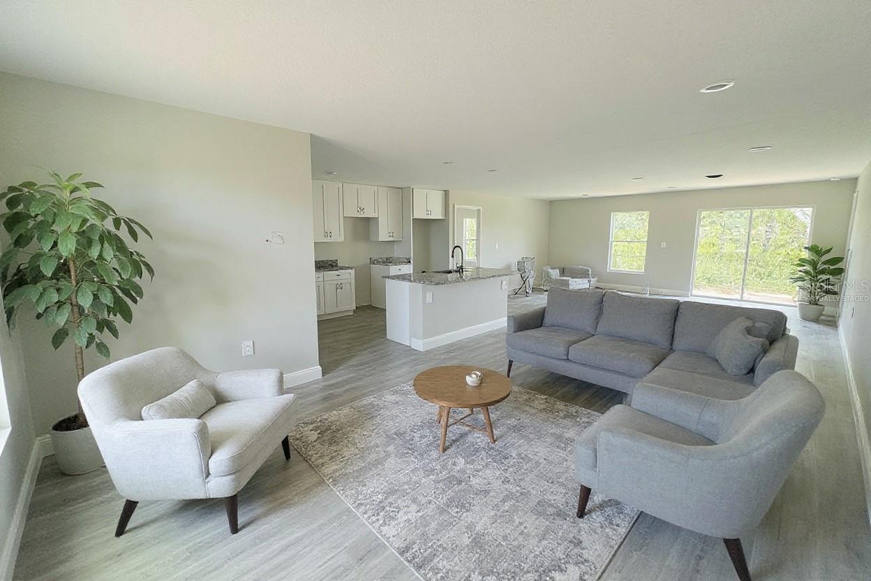 Image 4 of 31 For 7305 Sun N Lake Boulevard