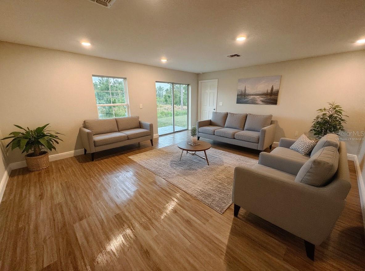 Image 9 of 31 For 7305 Sun N Lake Boulevard