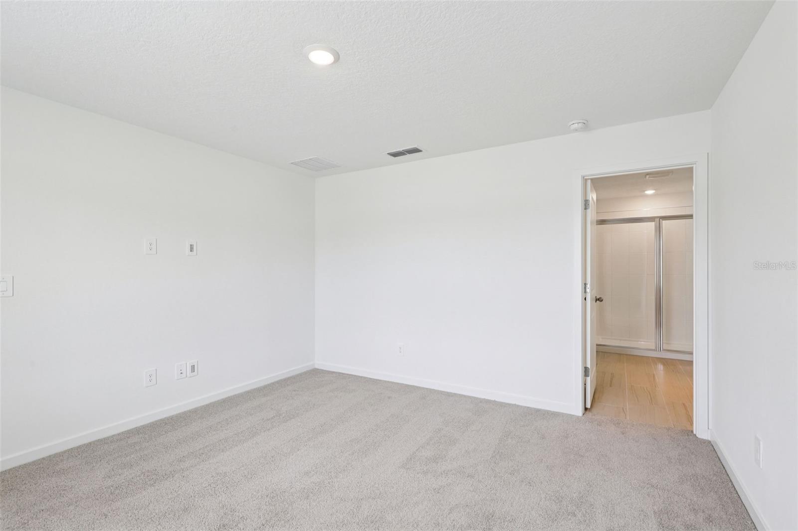 Image 17 of 25 For 15 Dilly Court