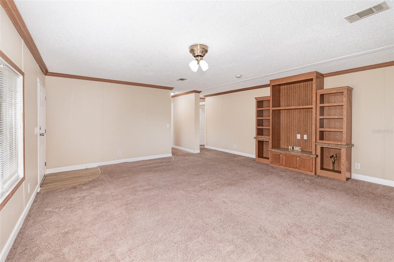 Image 4 of 18 For 25542 Mathew Street