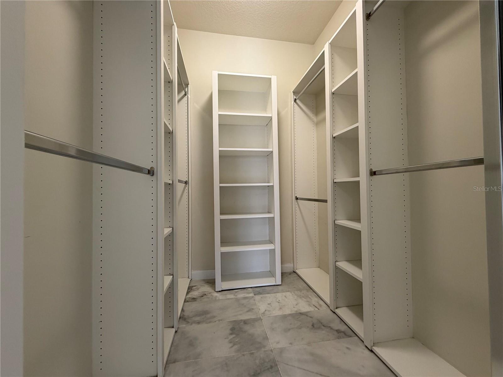 Image 13 of 22 For 8427 Leatherleaf Lane