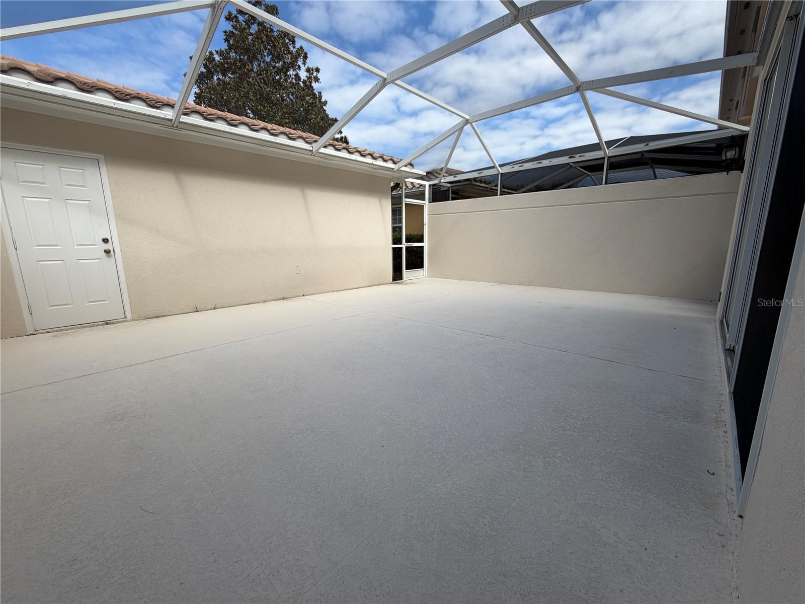 Image 15 of 22 For 8427 Leatherleaf Lane