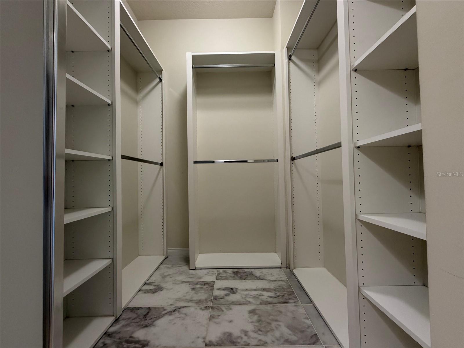 Image 8 of 22 For 8427 Leatherleaf Lane