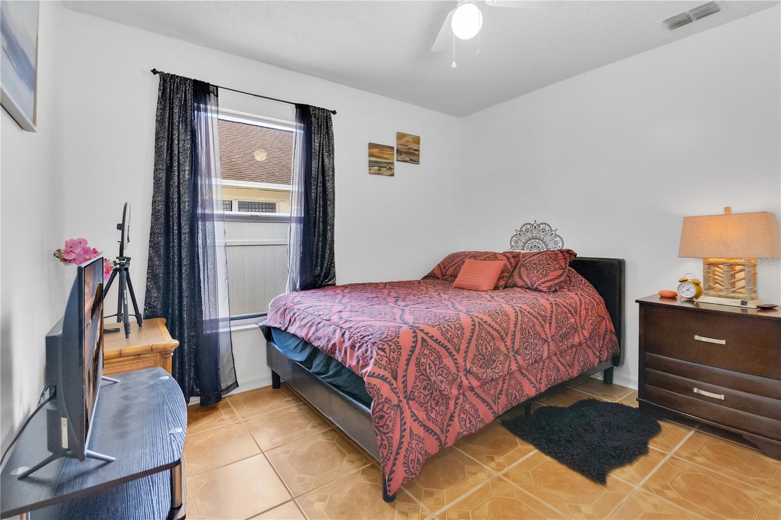 Image 15 of 50 For 102 Ethan Avenue