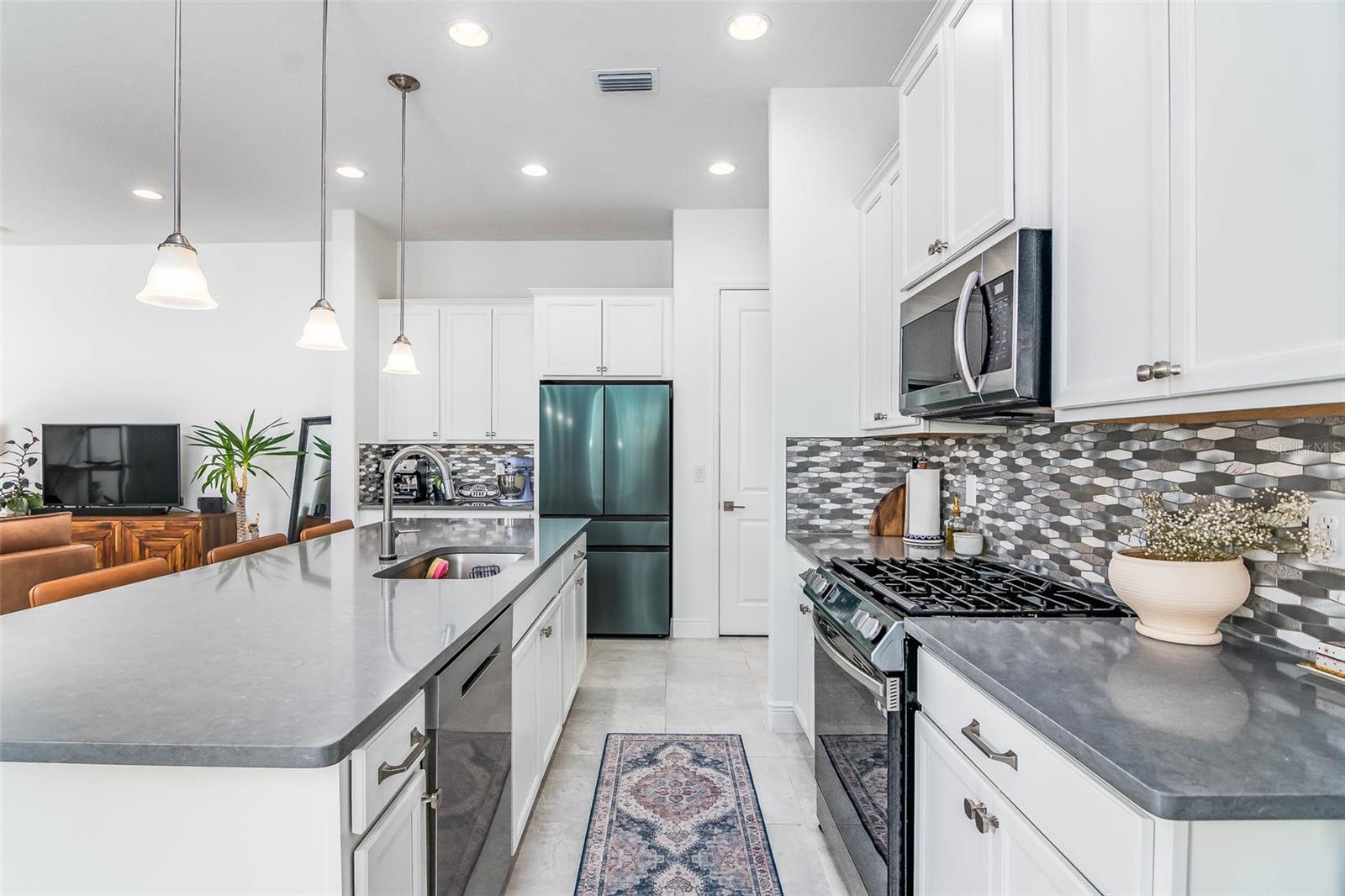 Image 11 of 58 For 8040 Allure Drive