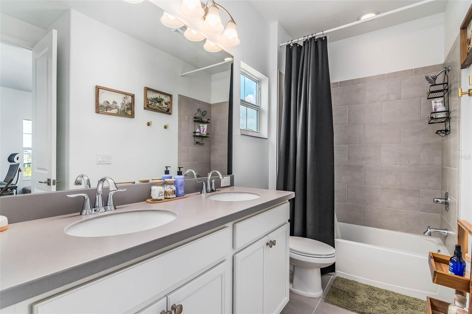 Image 23 of 58 For 8040 Allure Drive