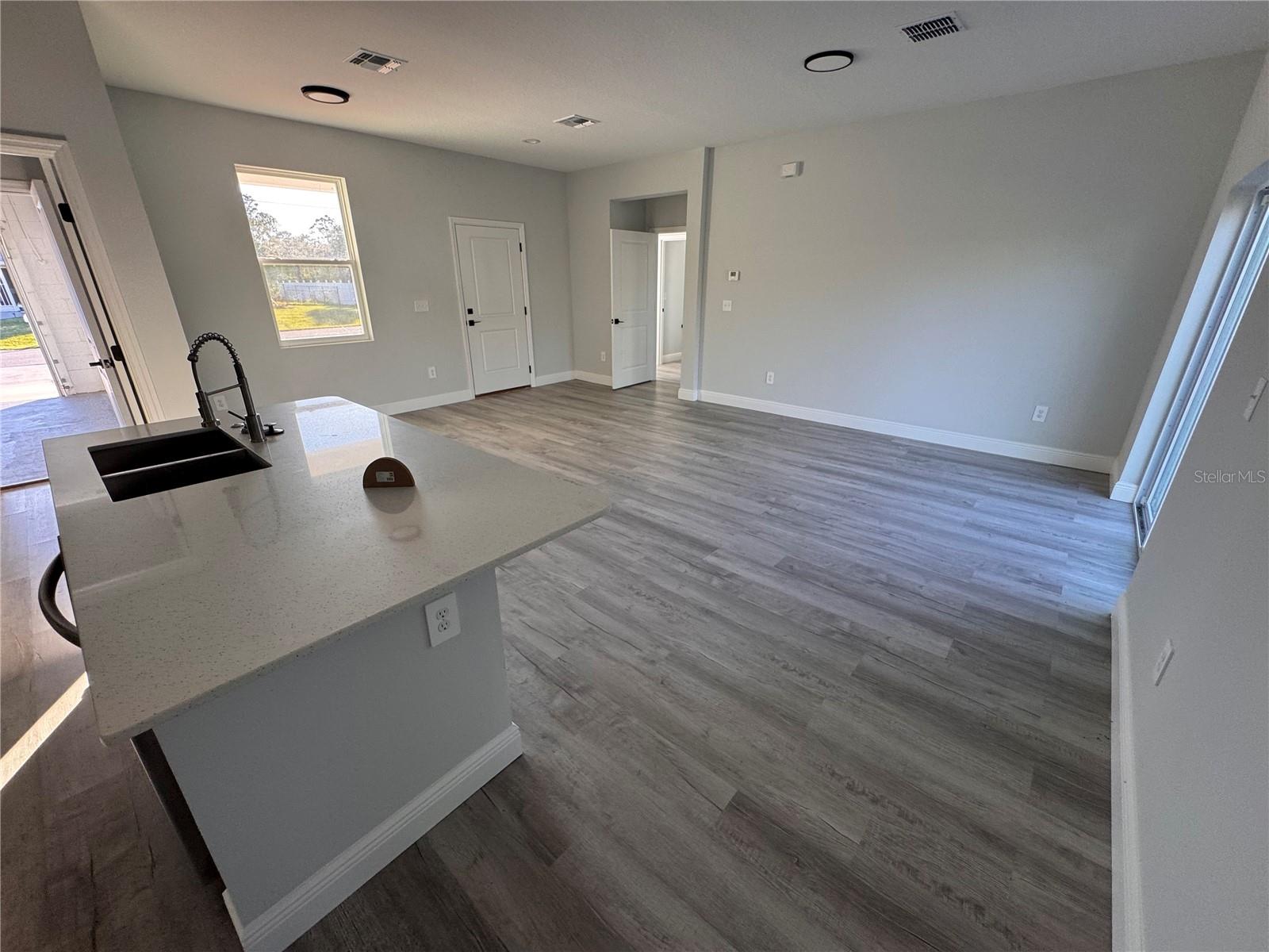 Image 5 of 25 For 1940 Alan Street