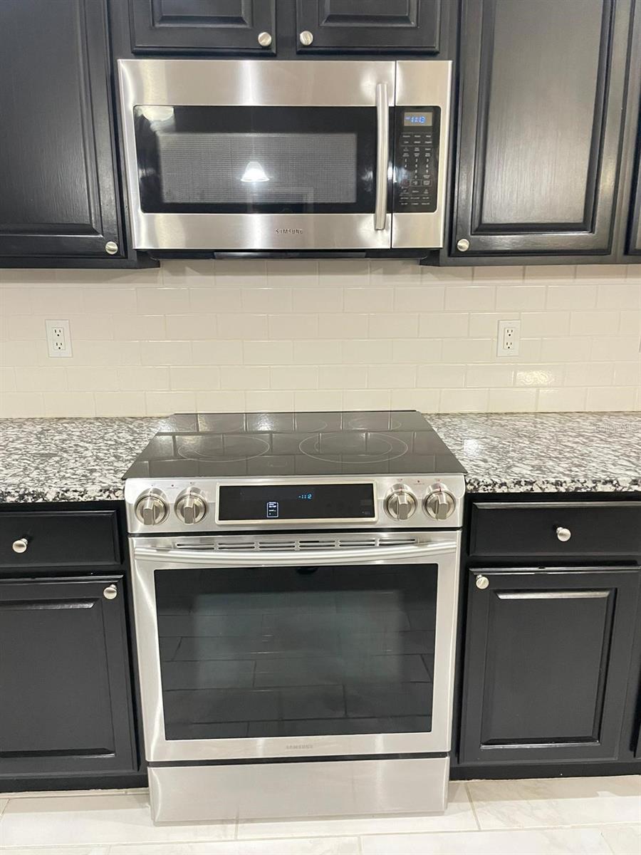 Image 6 of 19 For 553 Maidenhair Court