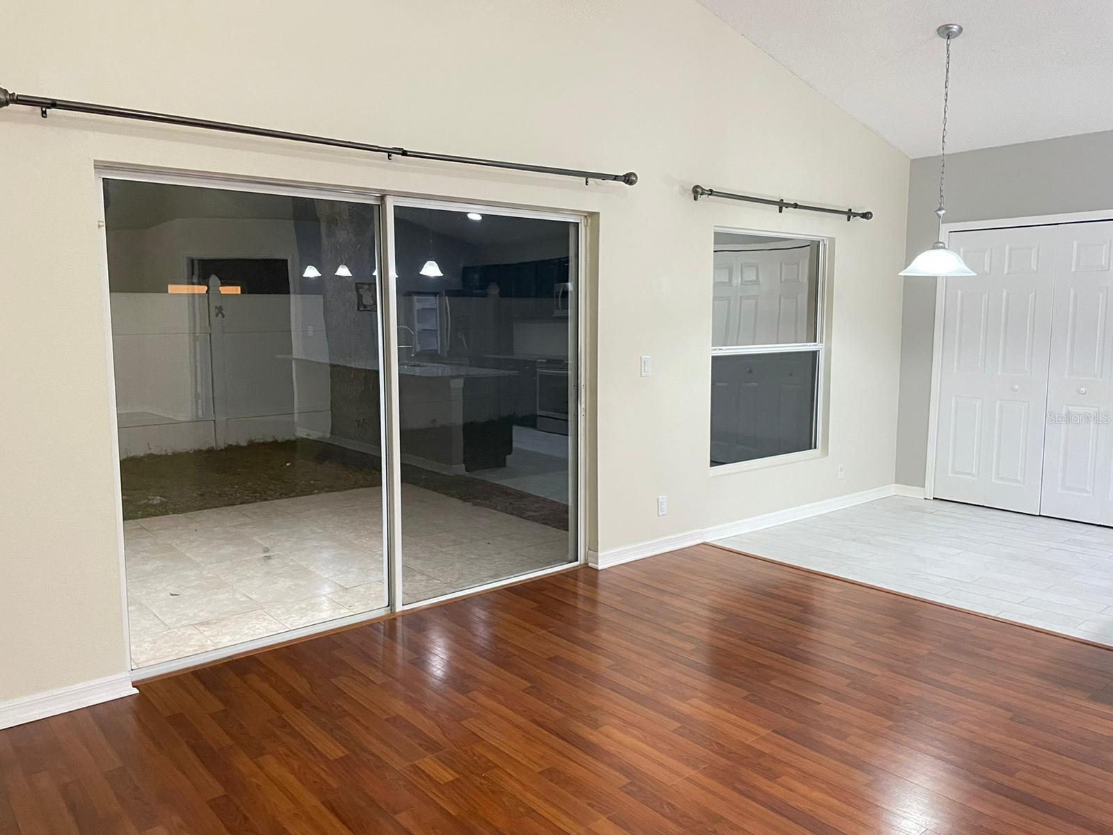 Image 7 of 19 For 553 Maidenhair Court