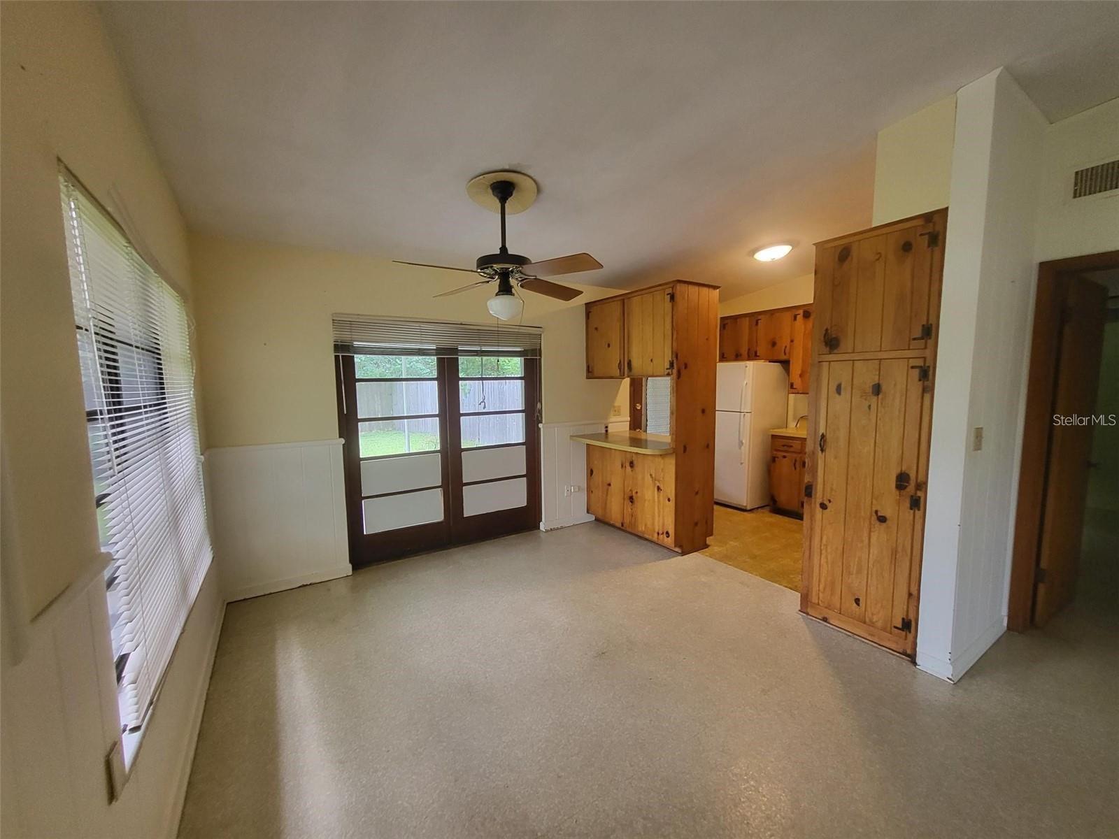 Image 10 of 13 For 1801 Pineview Circle