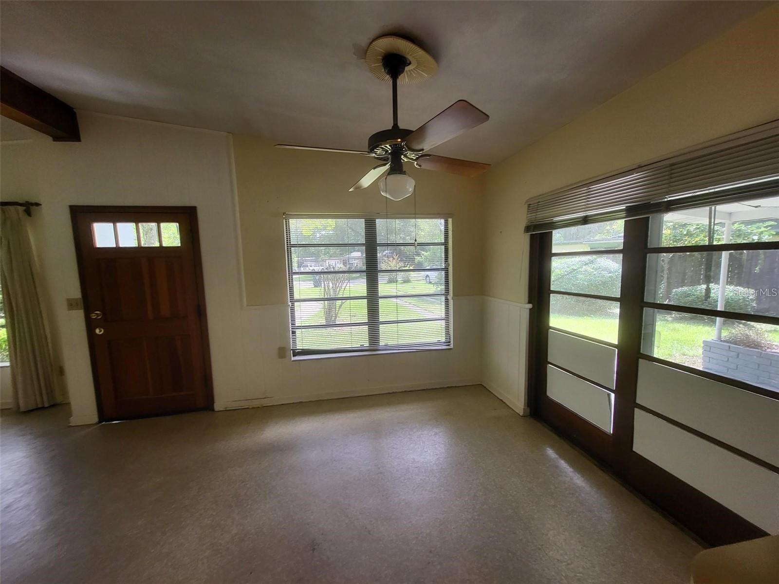 Image 5 of 13 For 1801 Pineview Circle