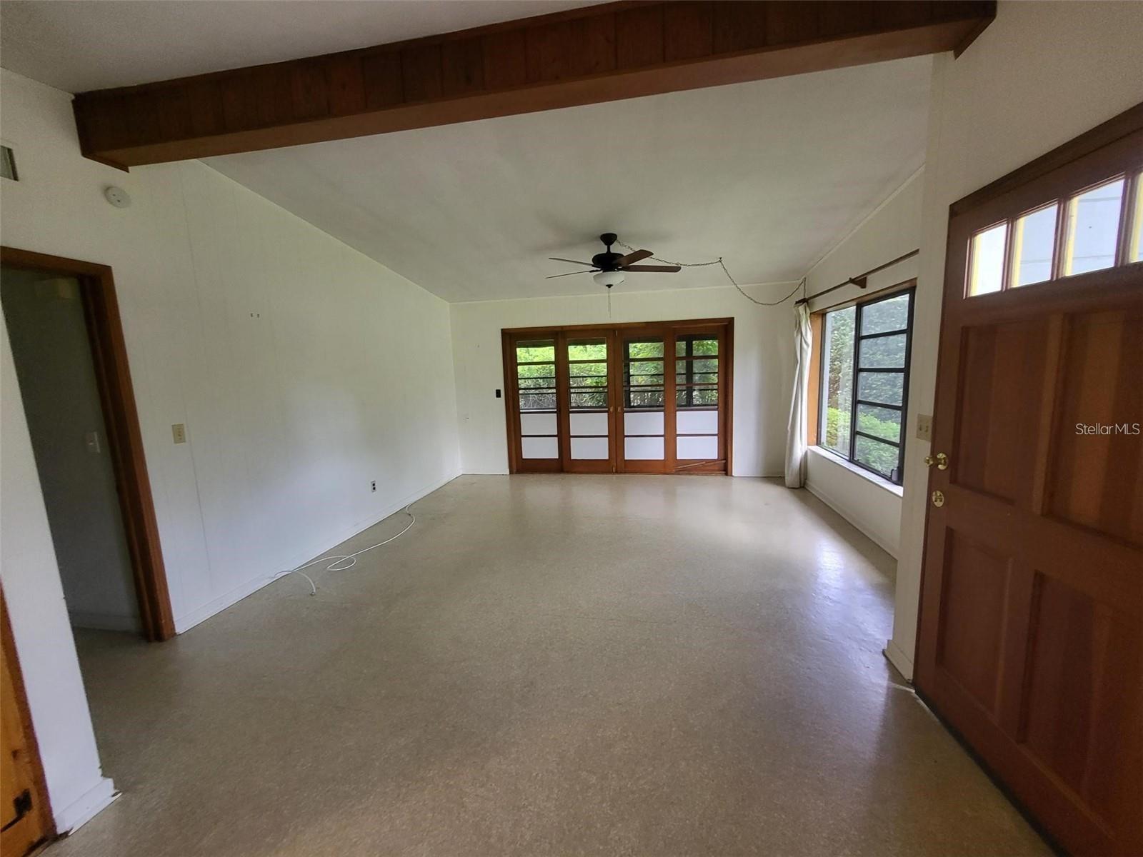 Image 9 of 13 For 1801 Pineview Circle