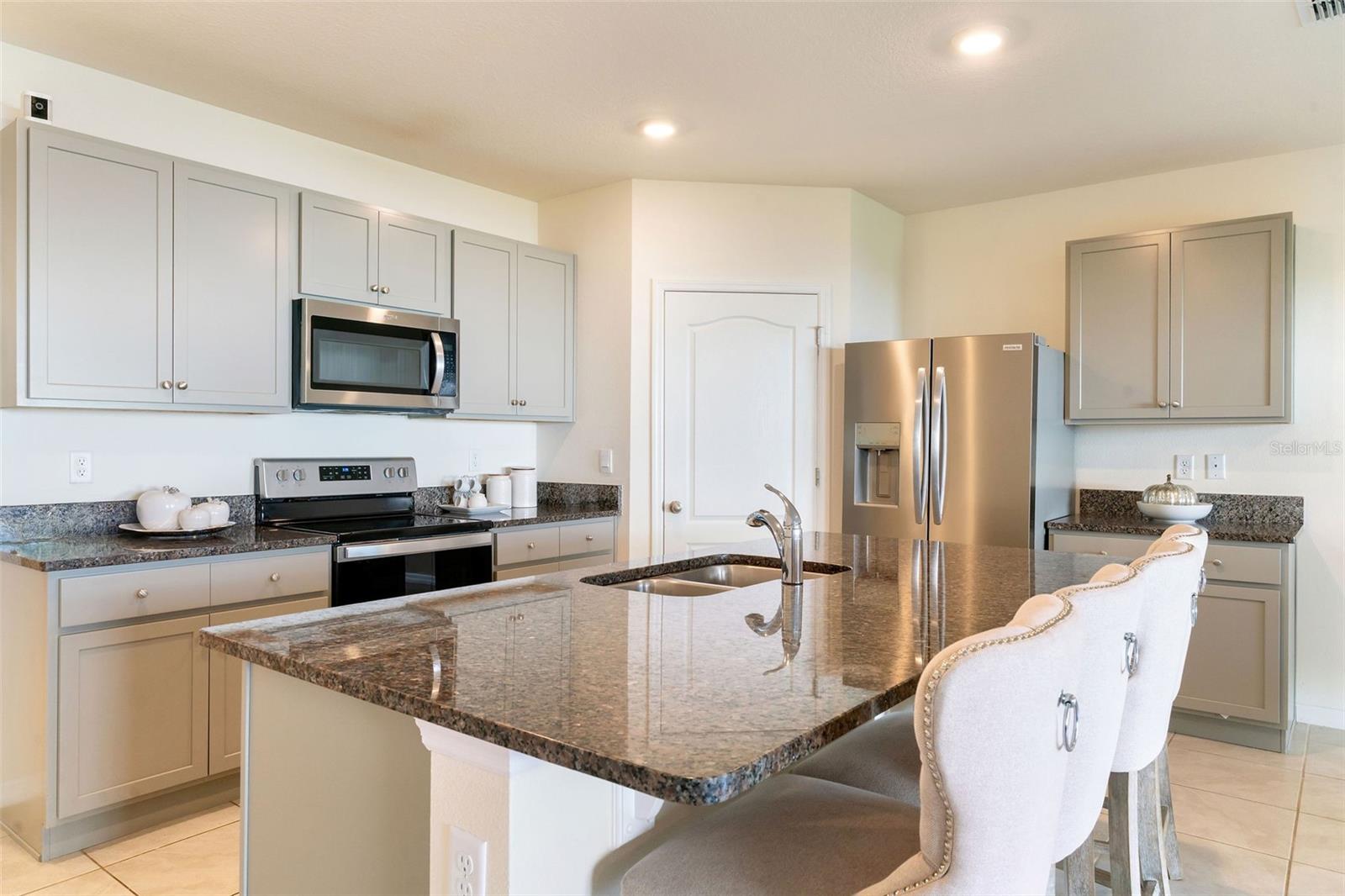 Image 13 of 42 For 9537 Black Walnut Drive