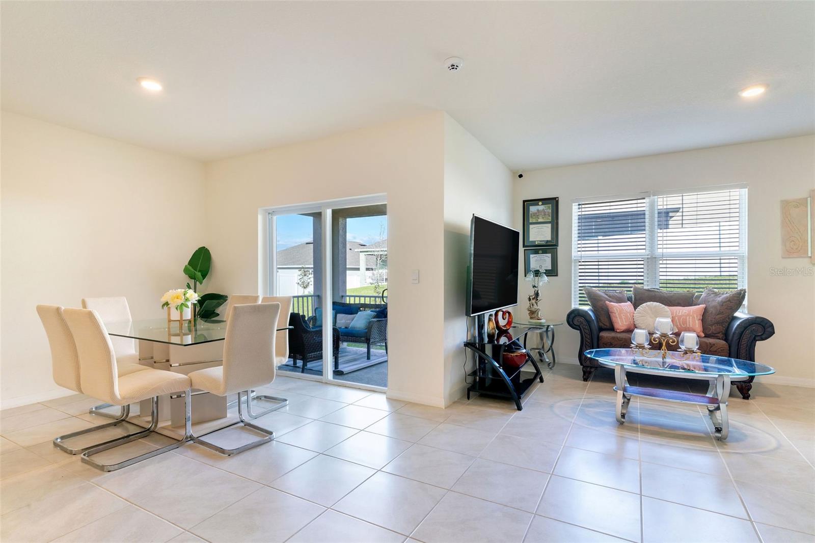 Image 18 of 42 For 9537 Black Walnut Drive