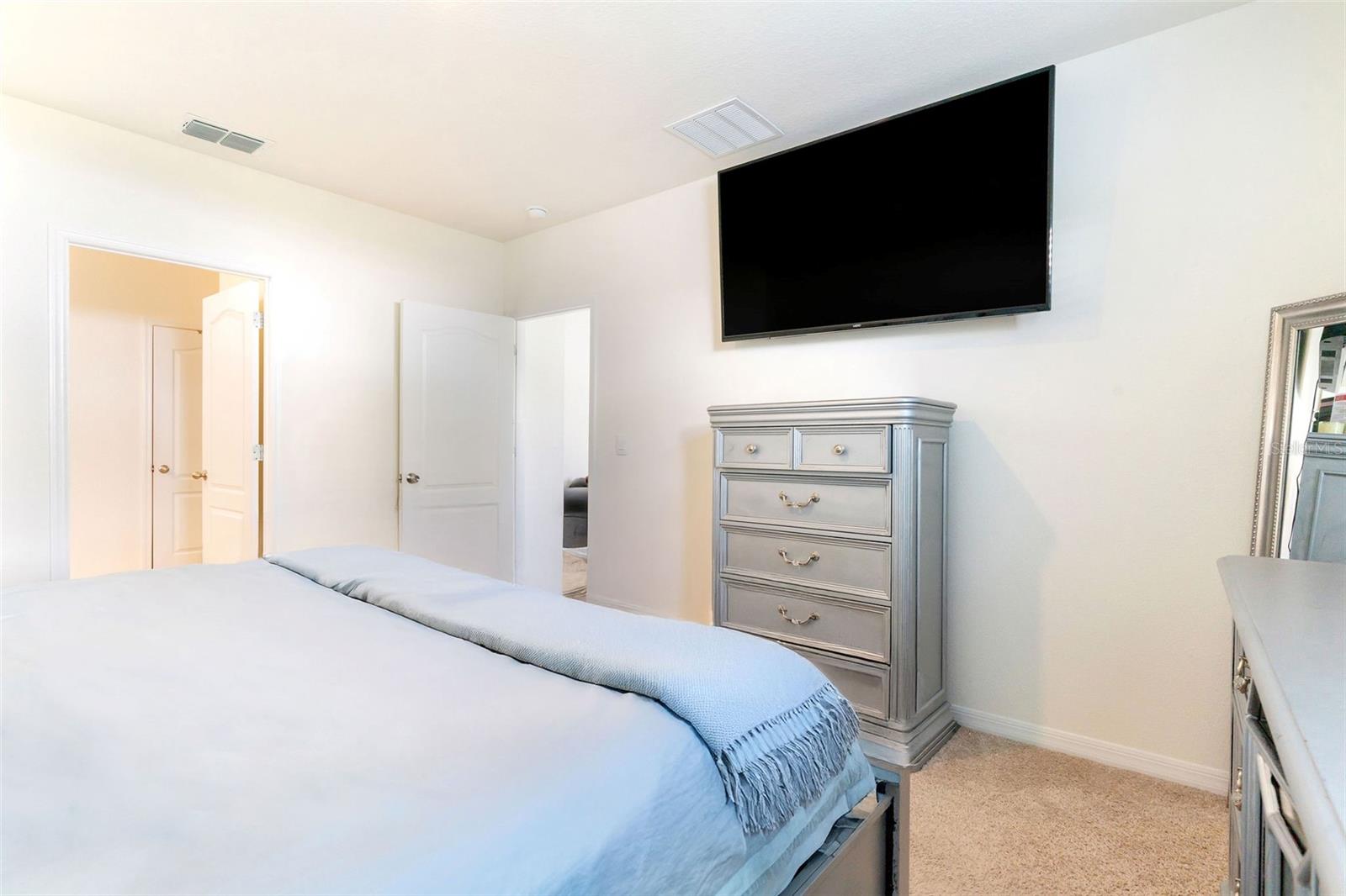 Image 21 of 42 For 9537 Black Walnut Drive