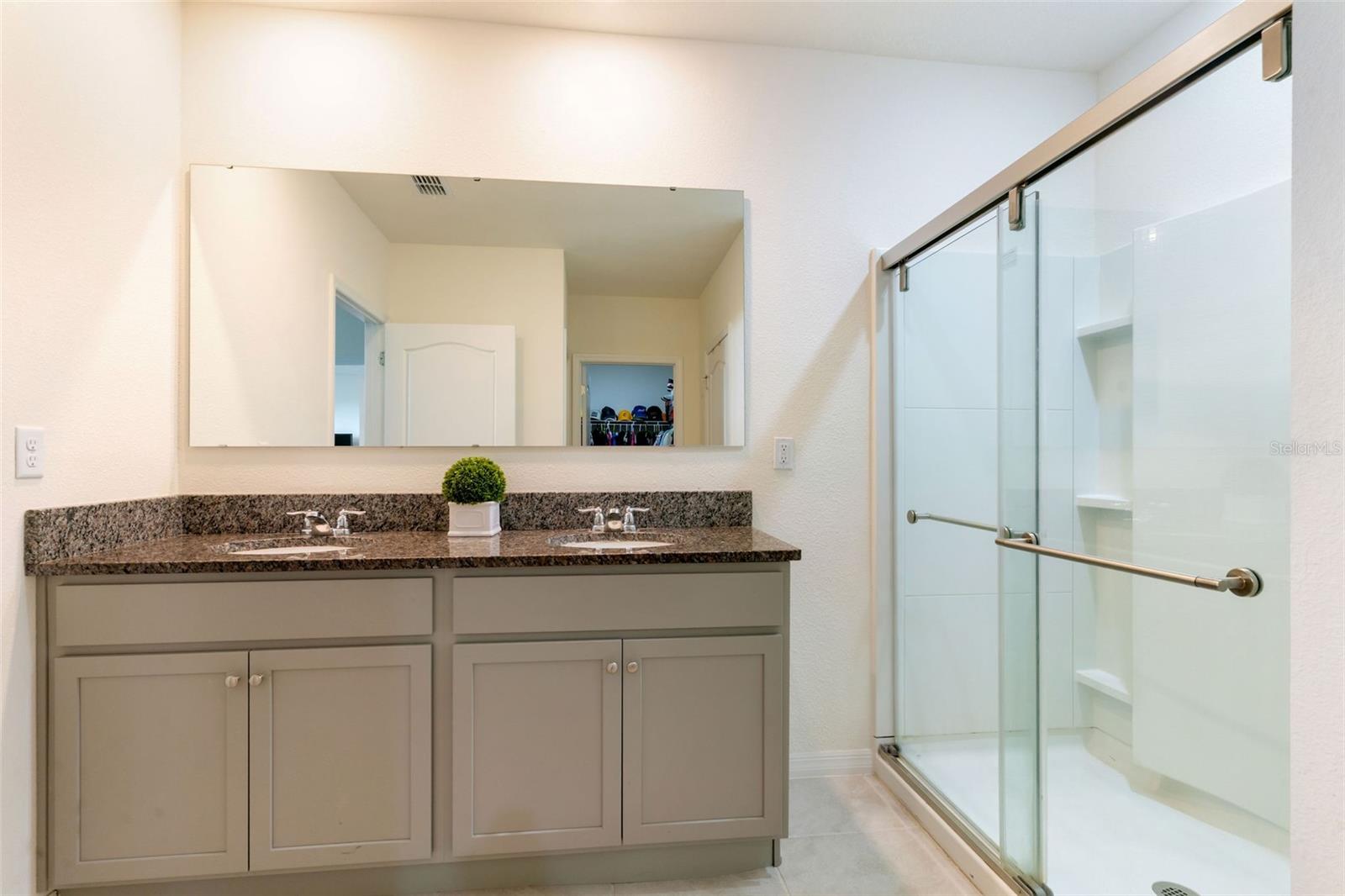 Image 24 of 42 For 9537 Black Walnut Drive