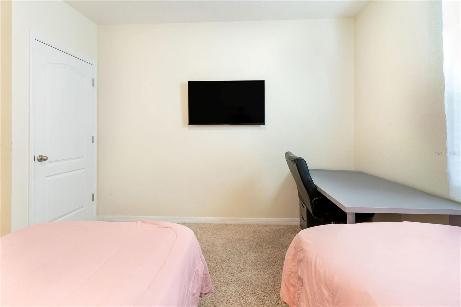 Image 32 of 42 For 9537 Black Walnut Drive