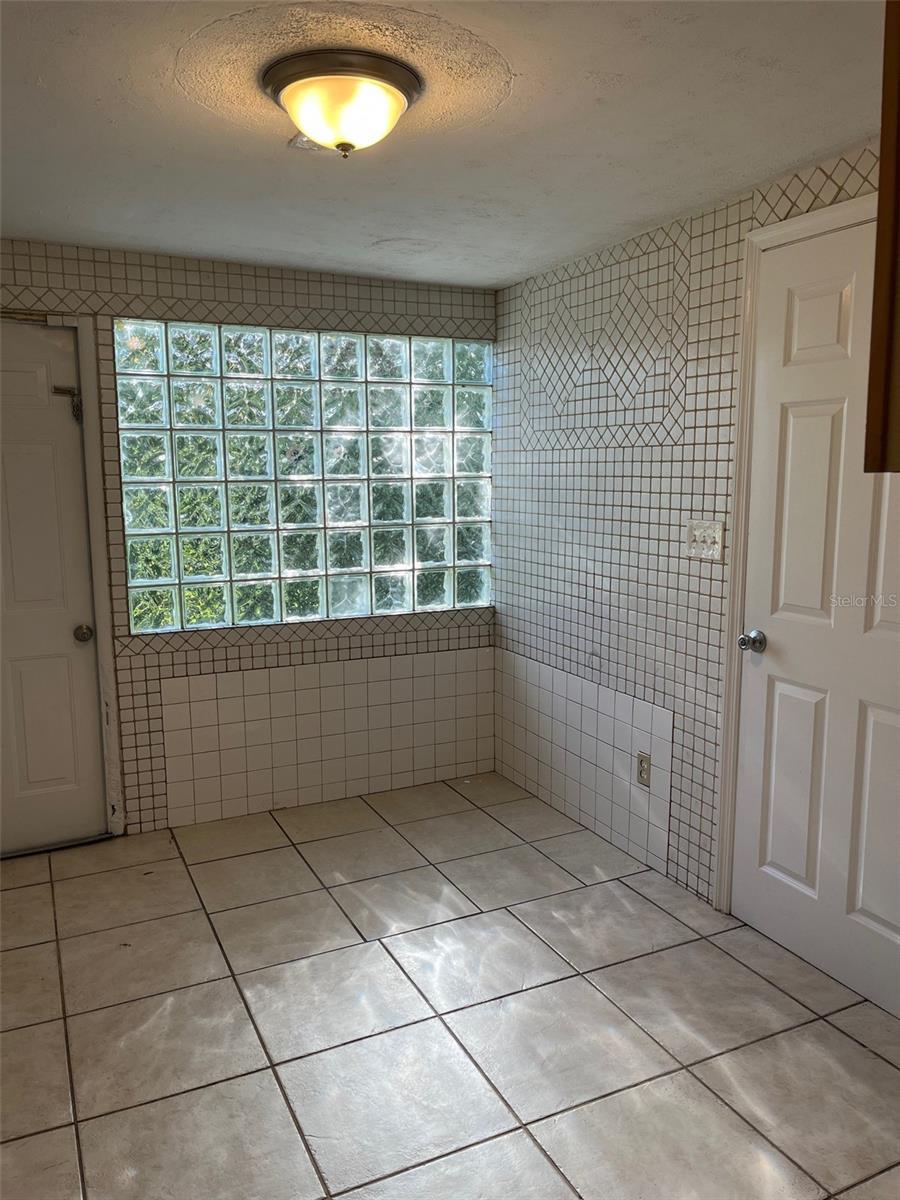 Image 7 of 10 For 127 Country Club Drive