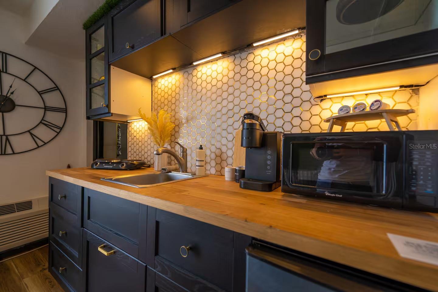 Image 4 of 24 For 1233 Atlantic Avenue 3330