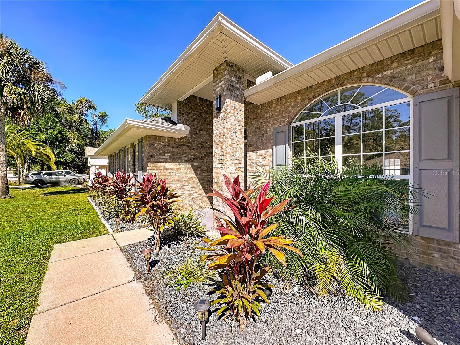 Image 10 of 68 For 6 Llowick Court