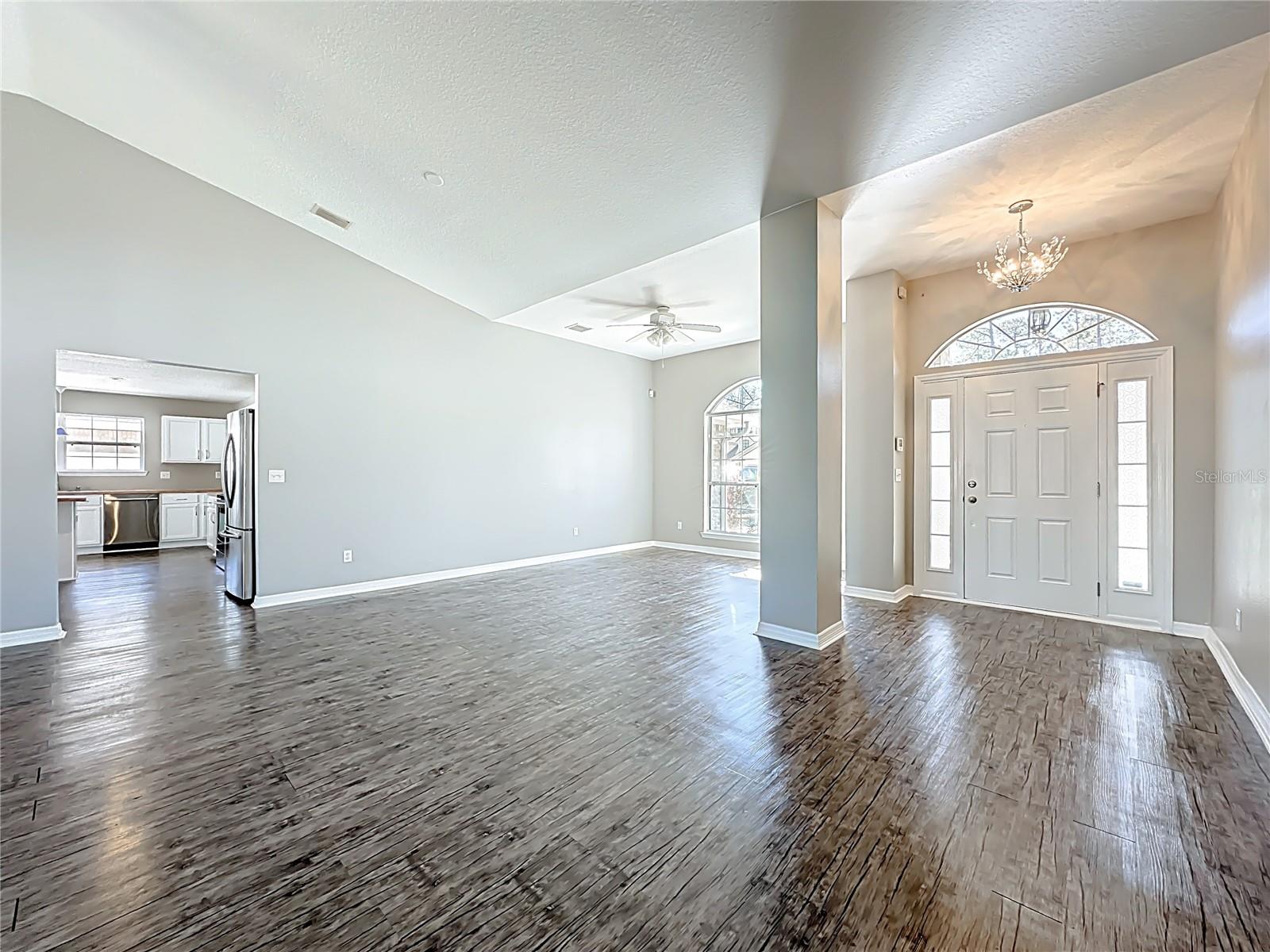 Image 14 of 68 For 6 Llowick Court