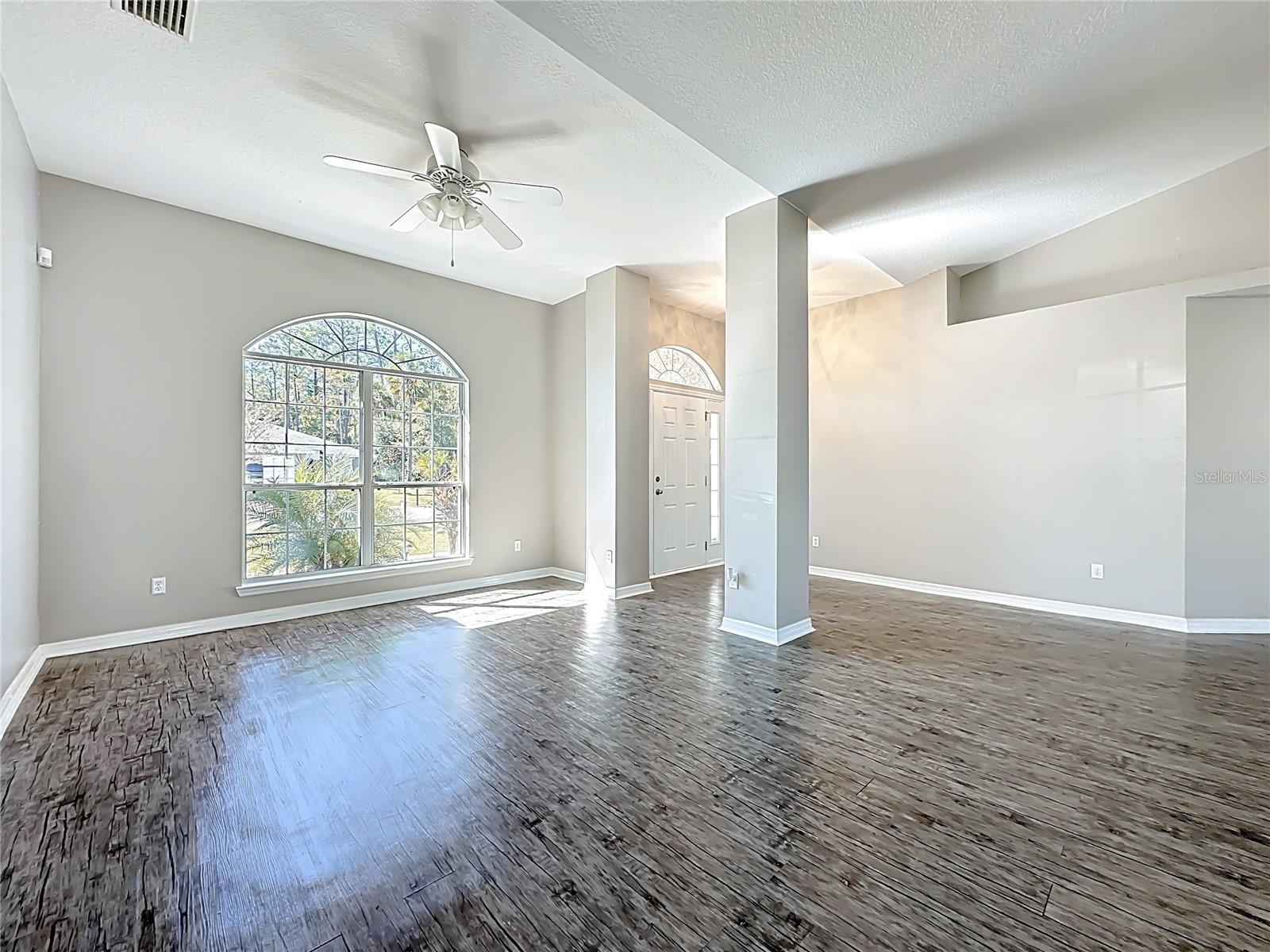 Image 16 of 68 For 6 Llowick Court