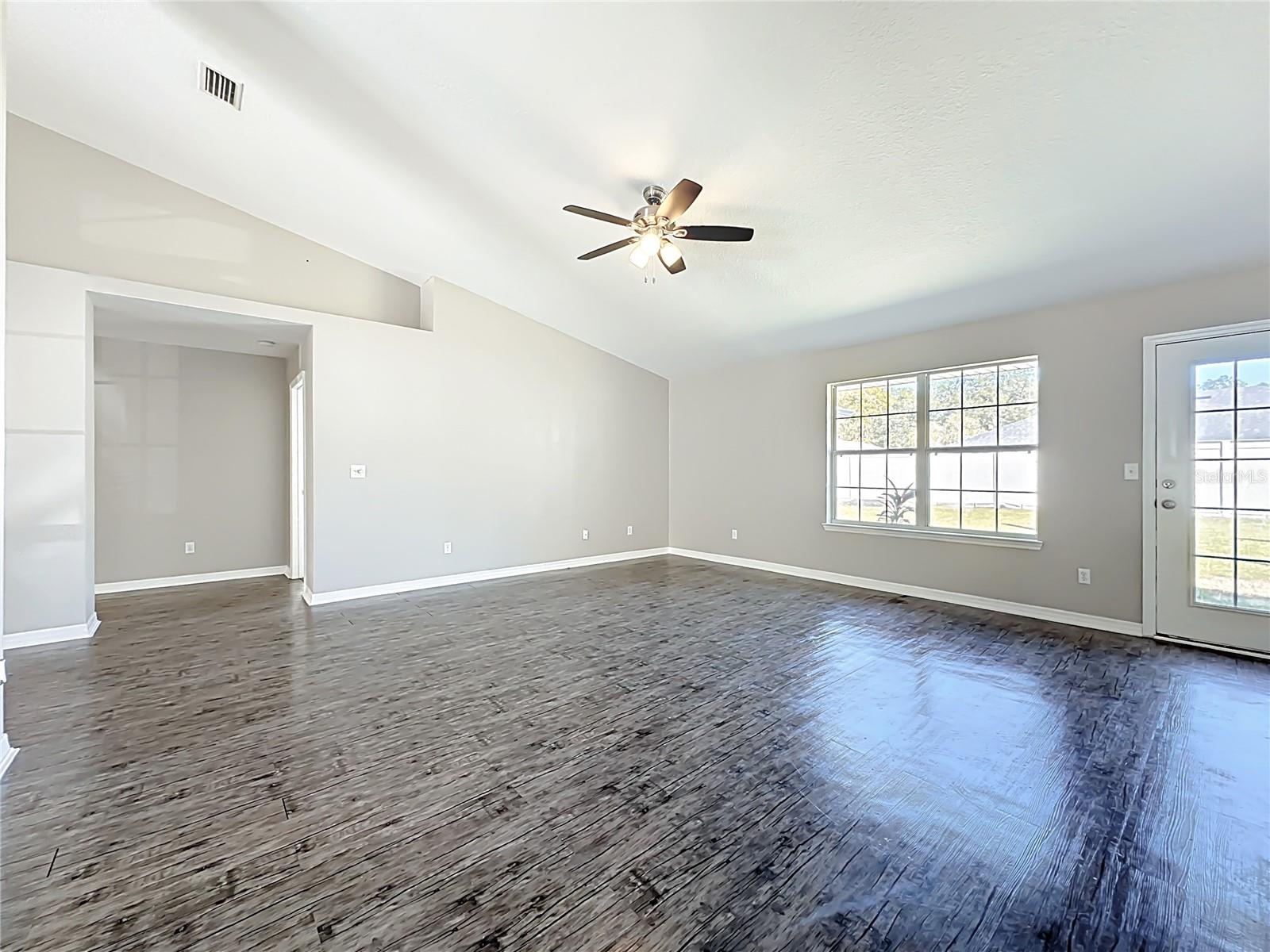 Image 18 of 68 For 6 Llowick Court