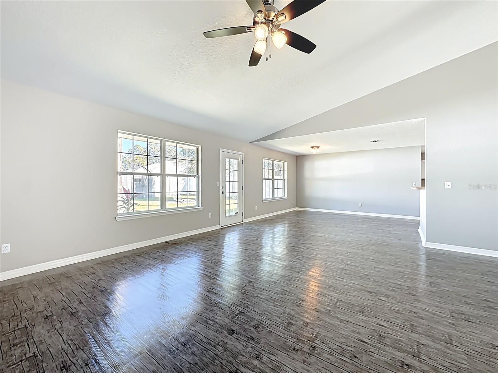 Image 19 of 68 For 6 Llowick Court