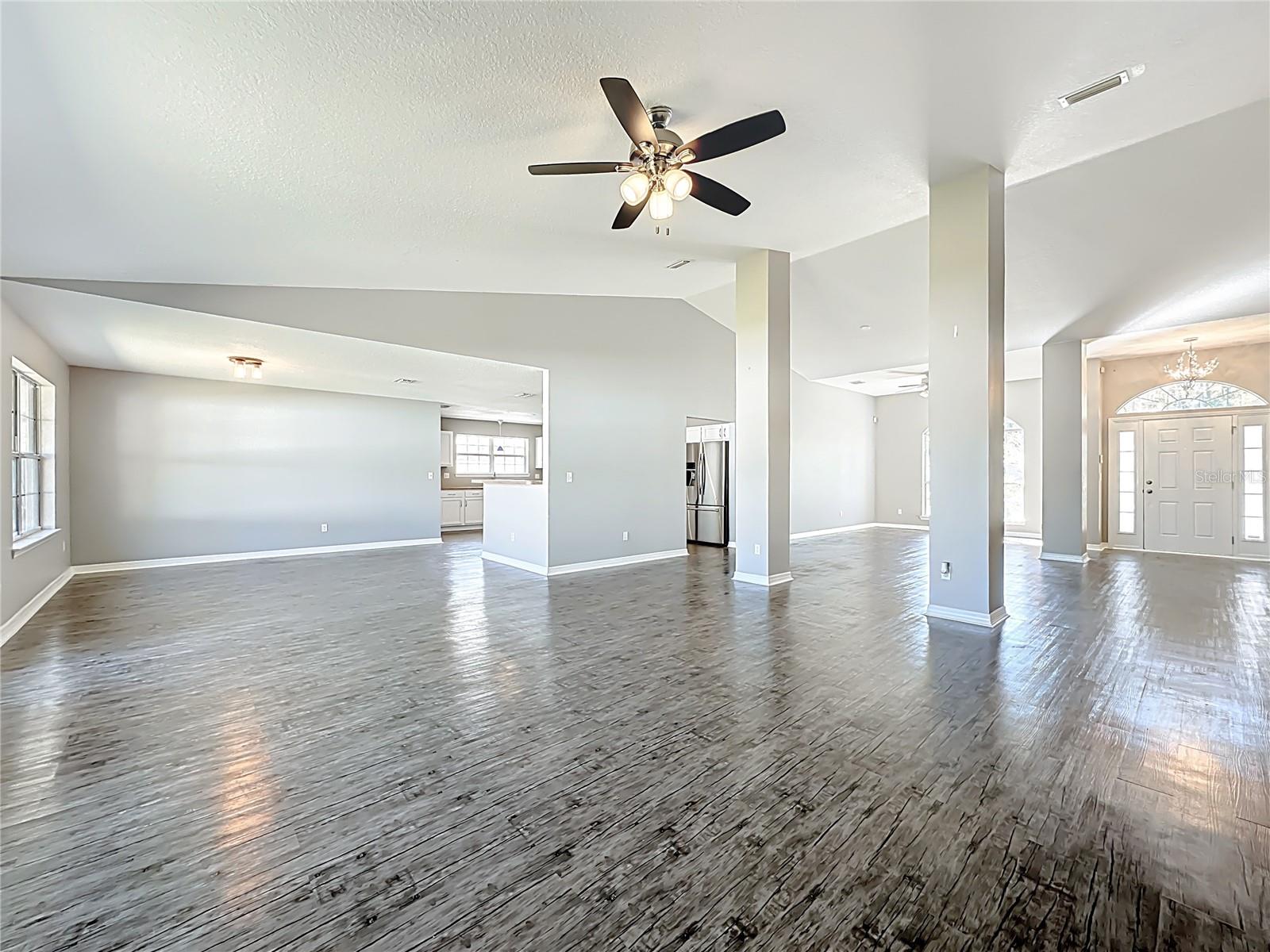 Image 20 of 68 For 6 Llowick Court