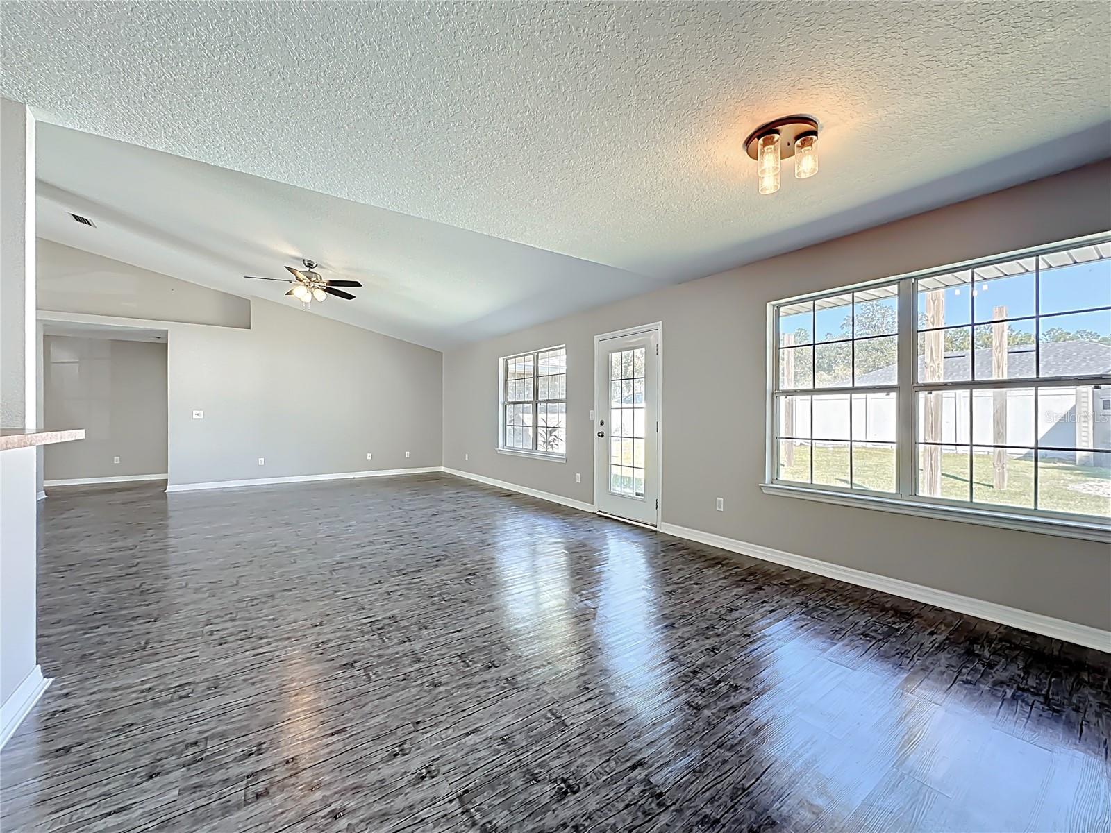 Image 22 of 68 For 6 Llowick Court