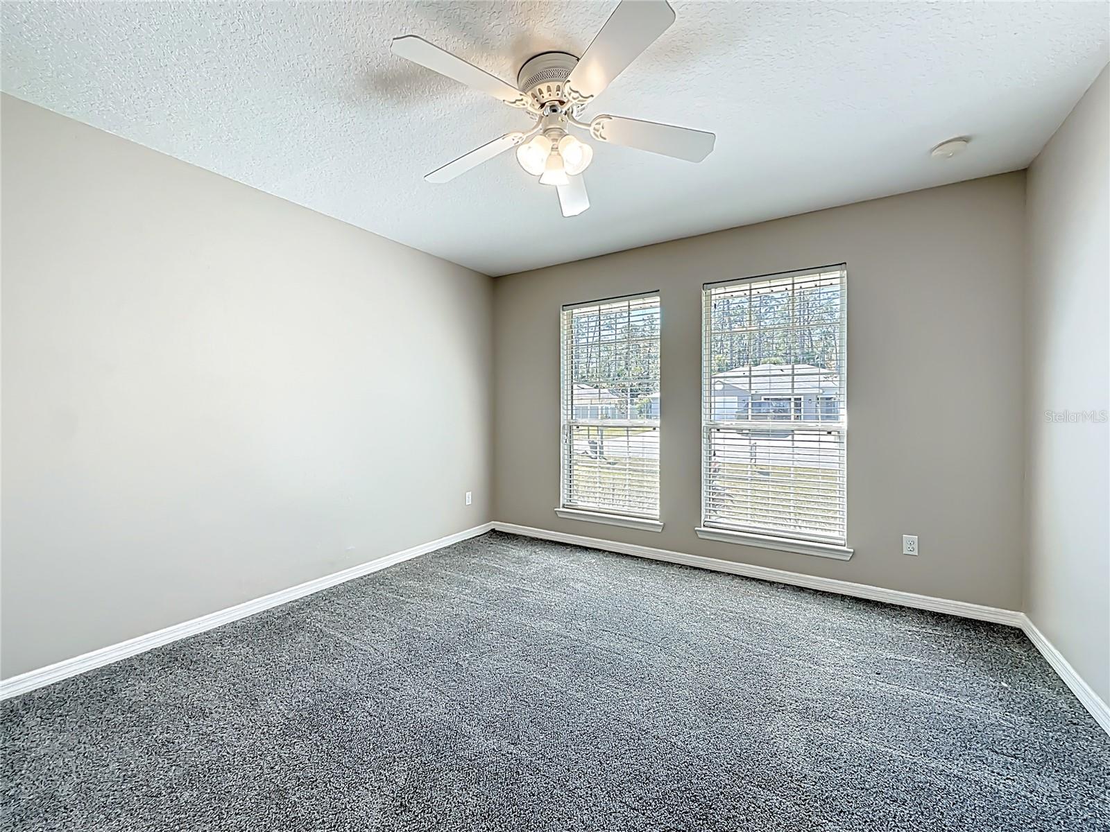 Image 31 of 68 For 6 Llowick Court