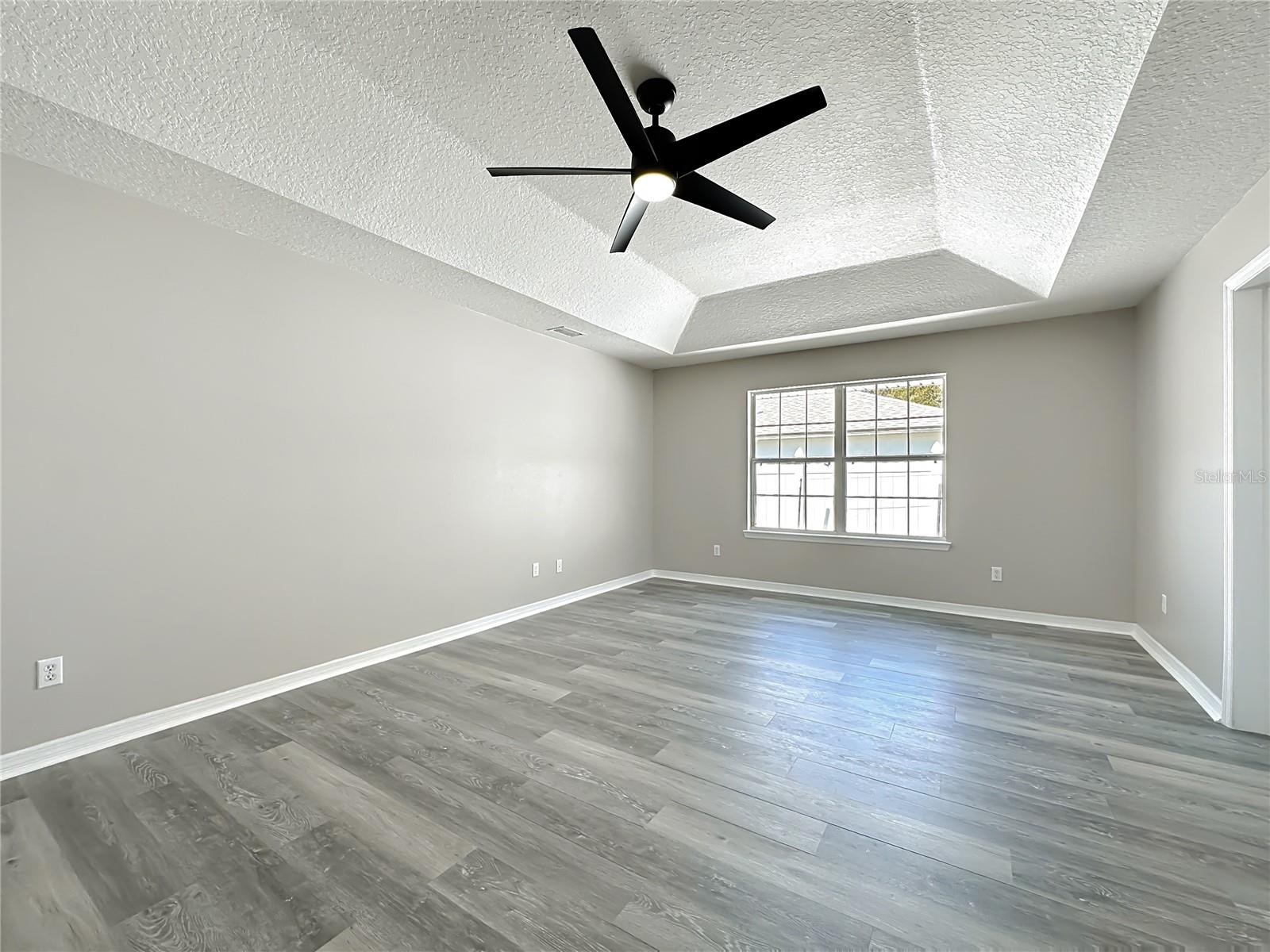 Image 39 of 68 For 6 Llowick Court