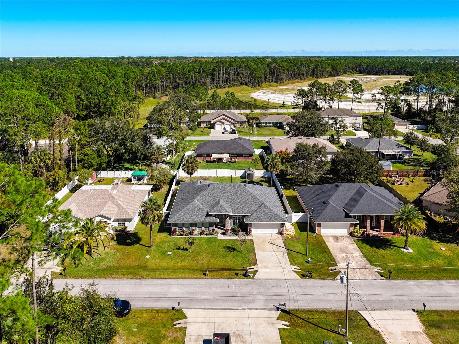 Image 4 of 68 For 6 Llowick Court