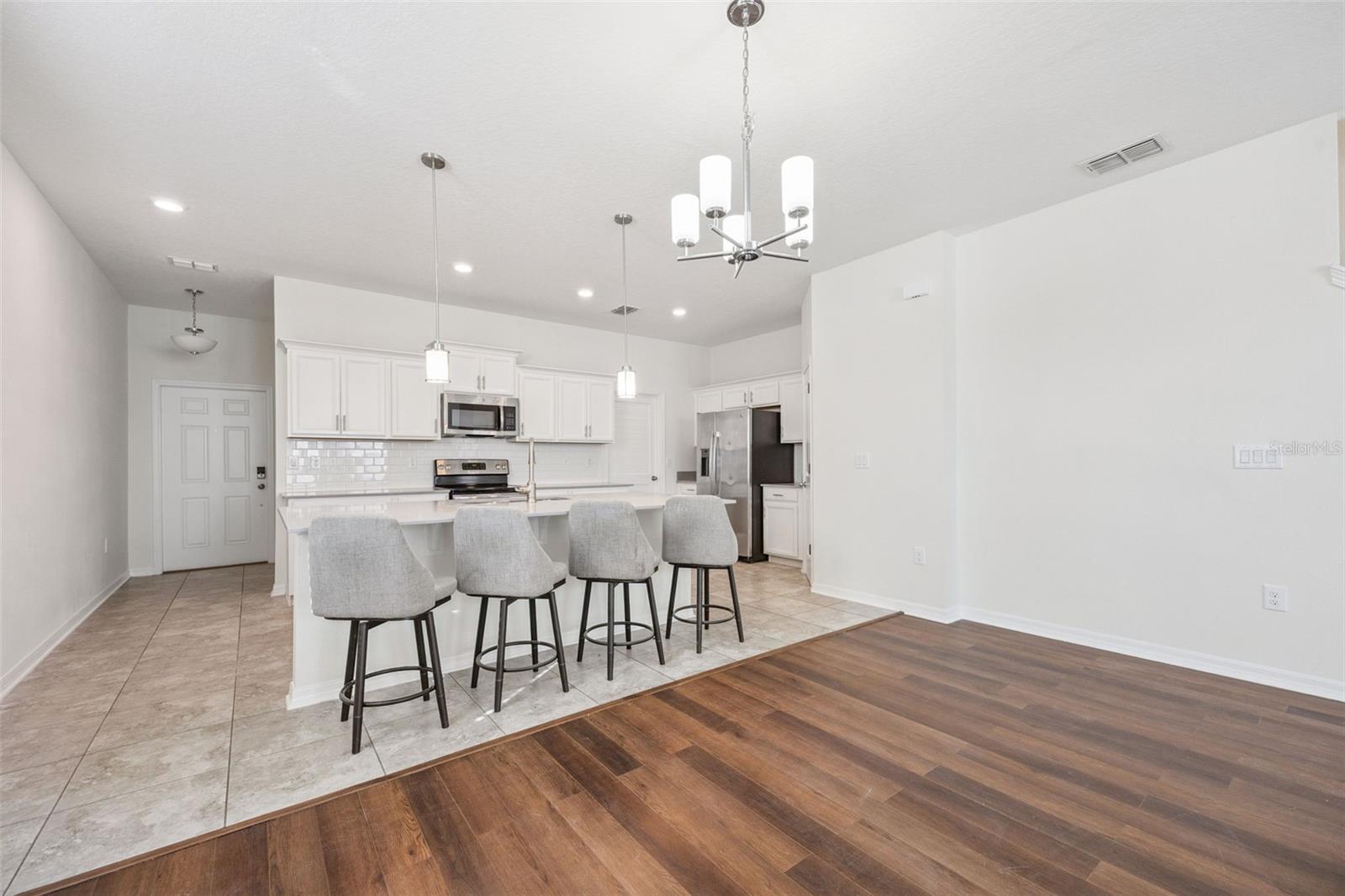 Image 17 of 80 For 10061 Bedtime Story Drive