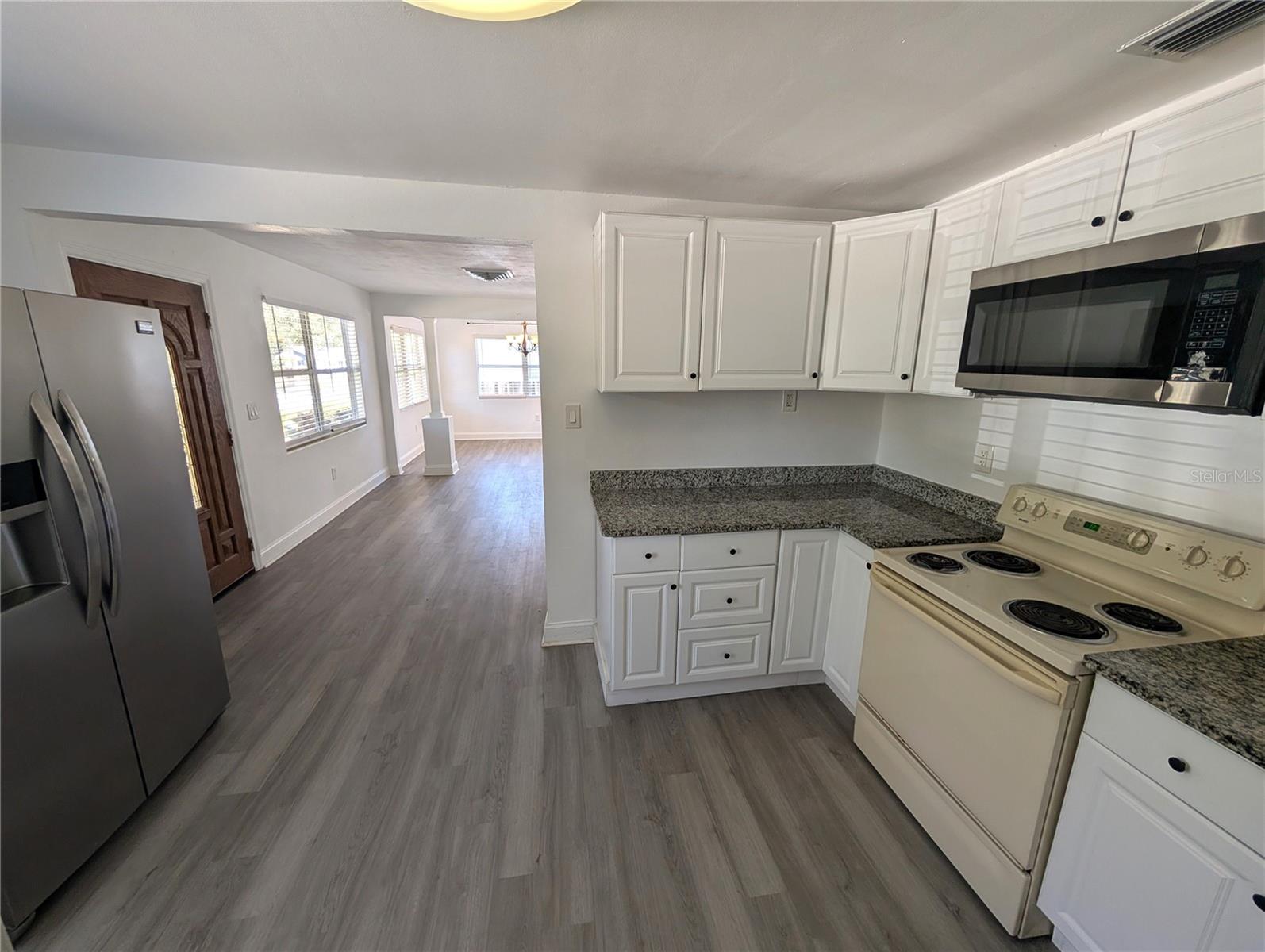 Image 12 of 24 For 219 6th Avenue Sw