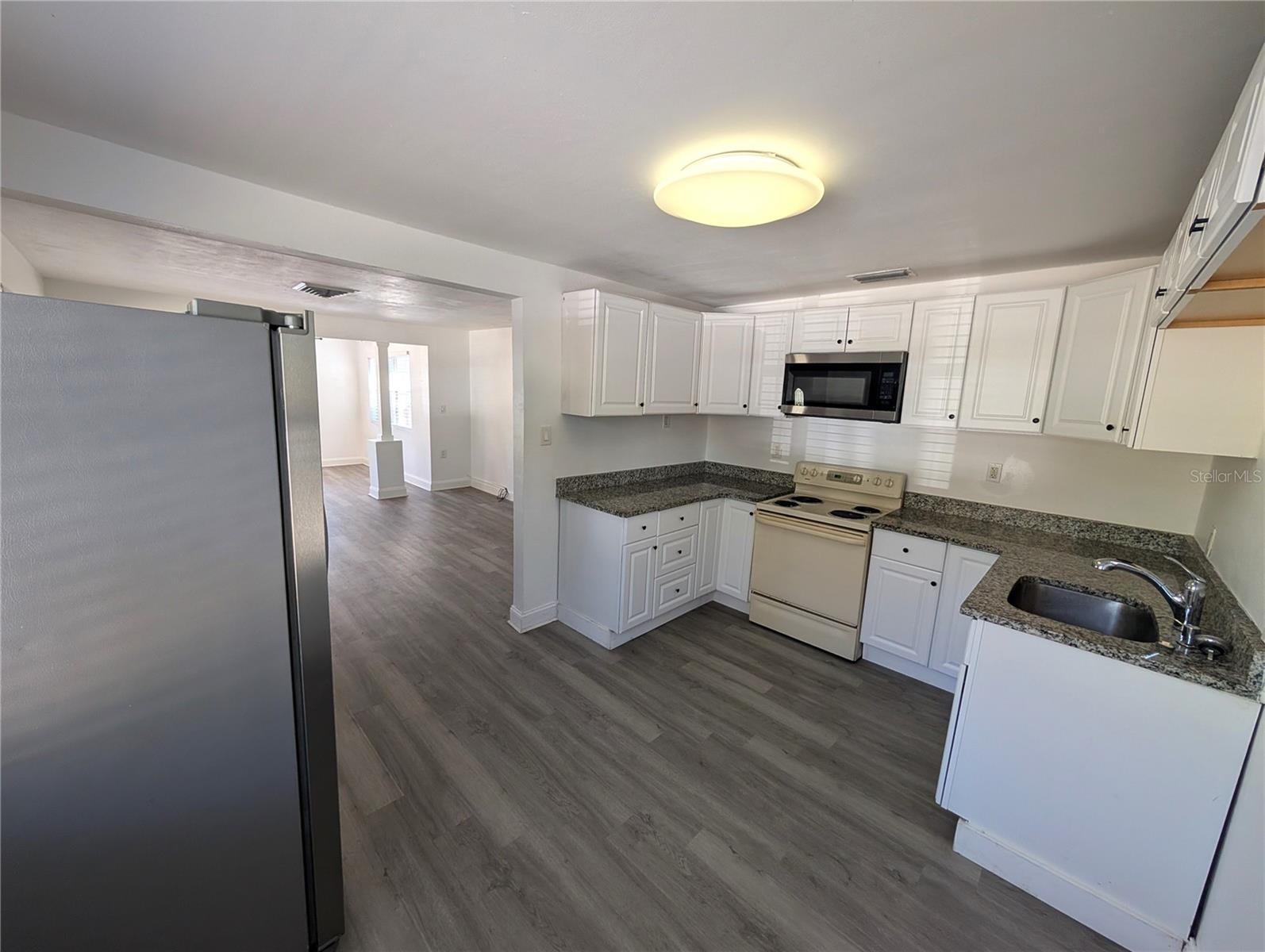 Image 13 of 24 For 219 6th Avenue Sw