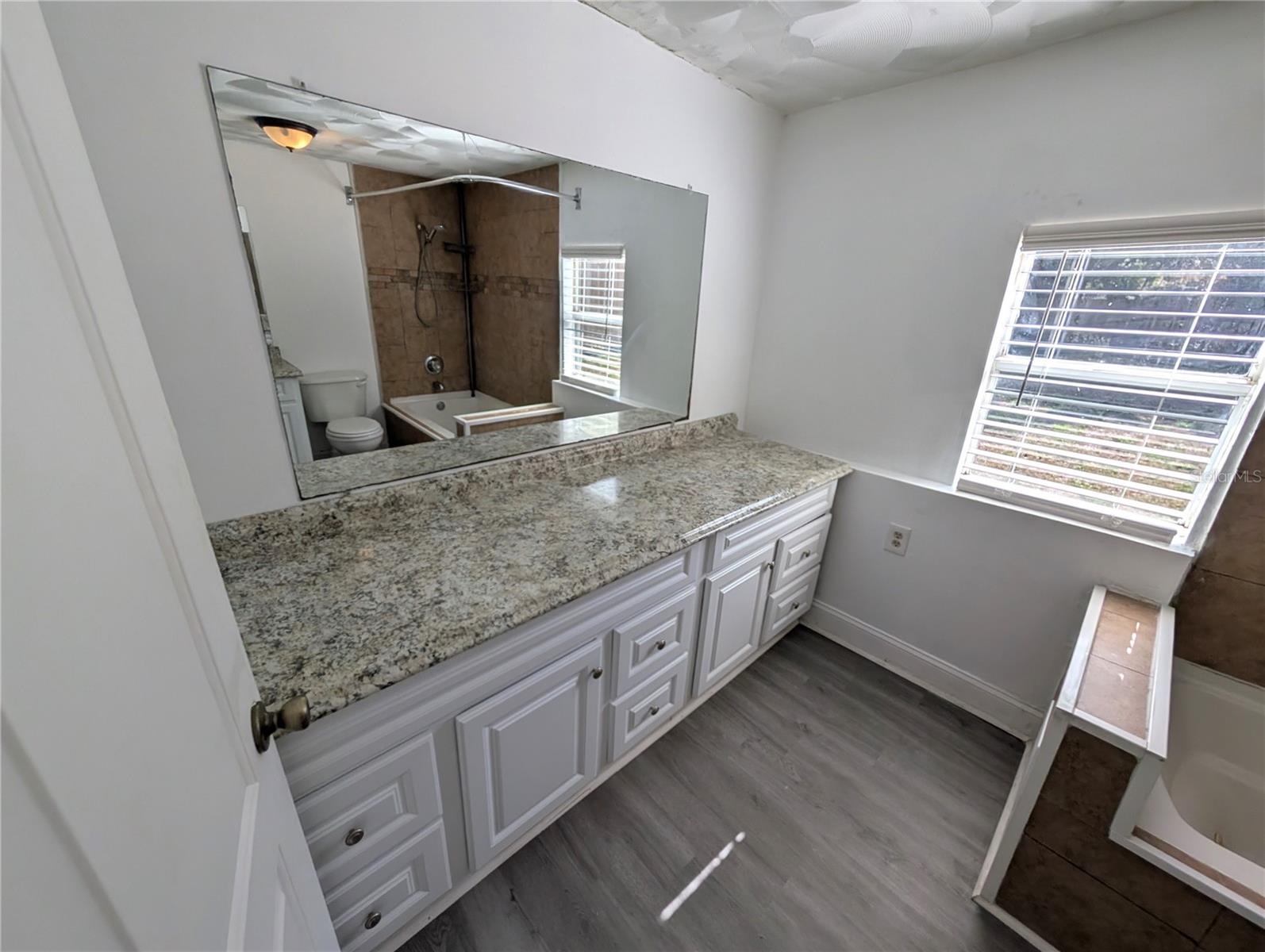 Image 21 of 24 For 219 6th Avenue Sw