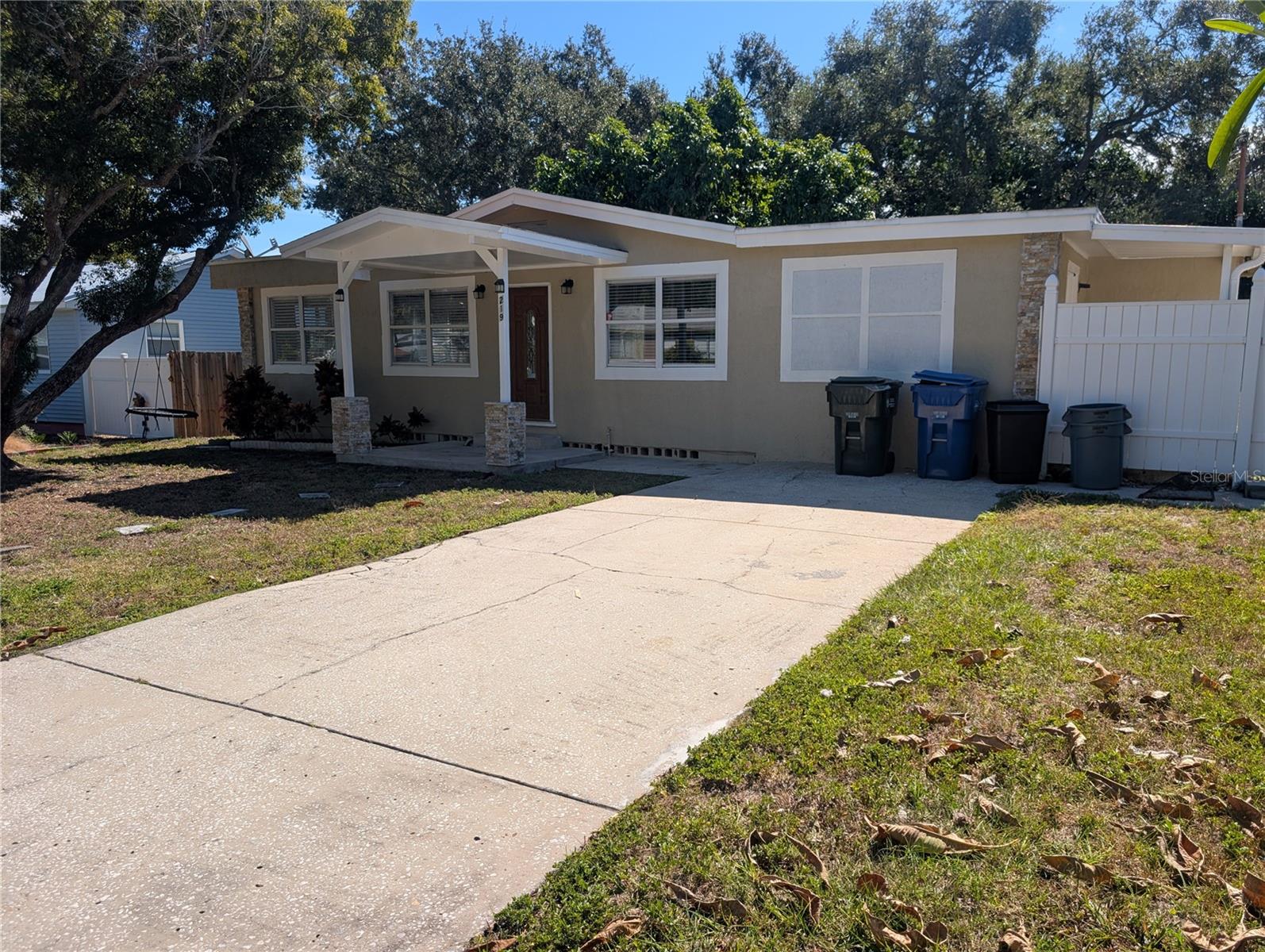 Image 3 of 24 For 219 6th Avenue Sw