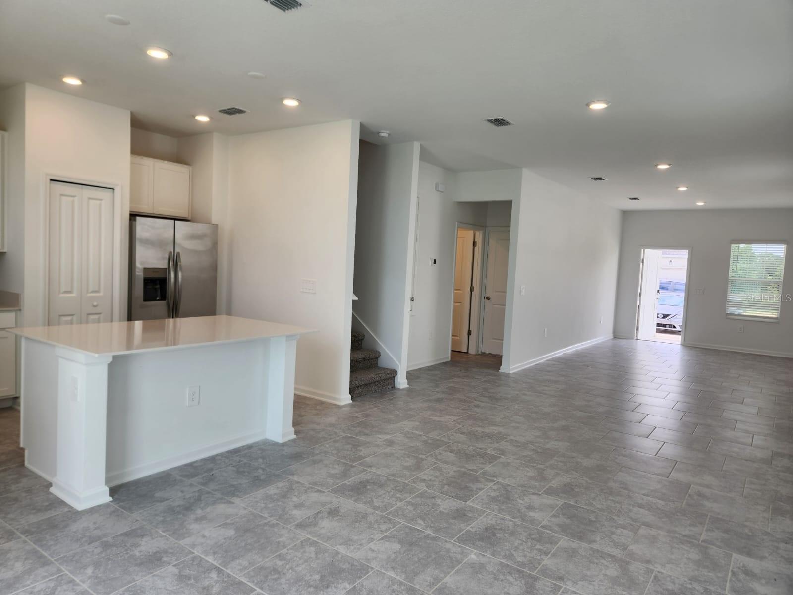 Image 6 of 26 For 3258 Laurent Loop