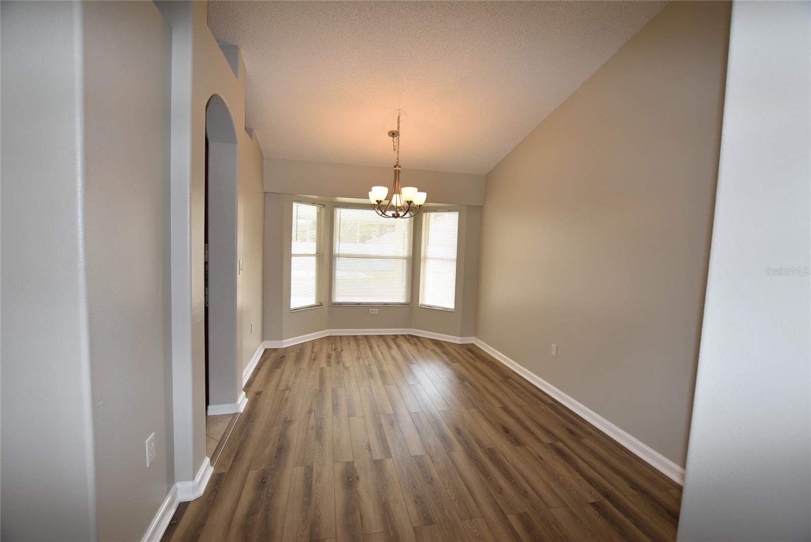 Image 8 of 24 For 2961 Settlers Trail