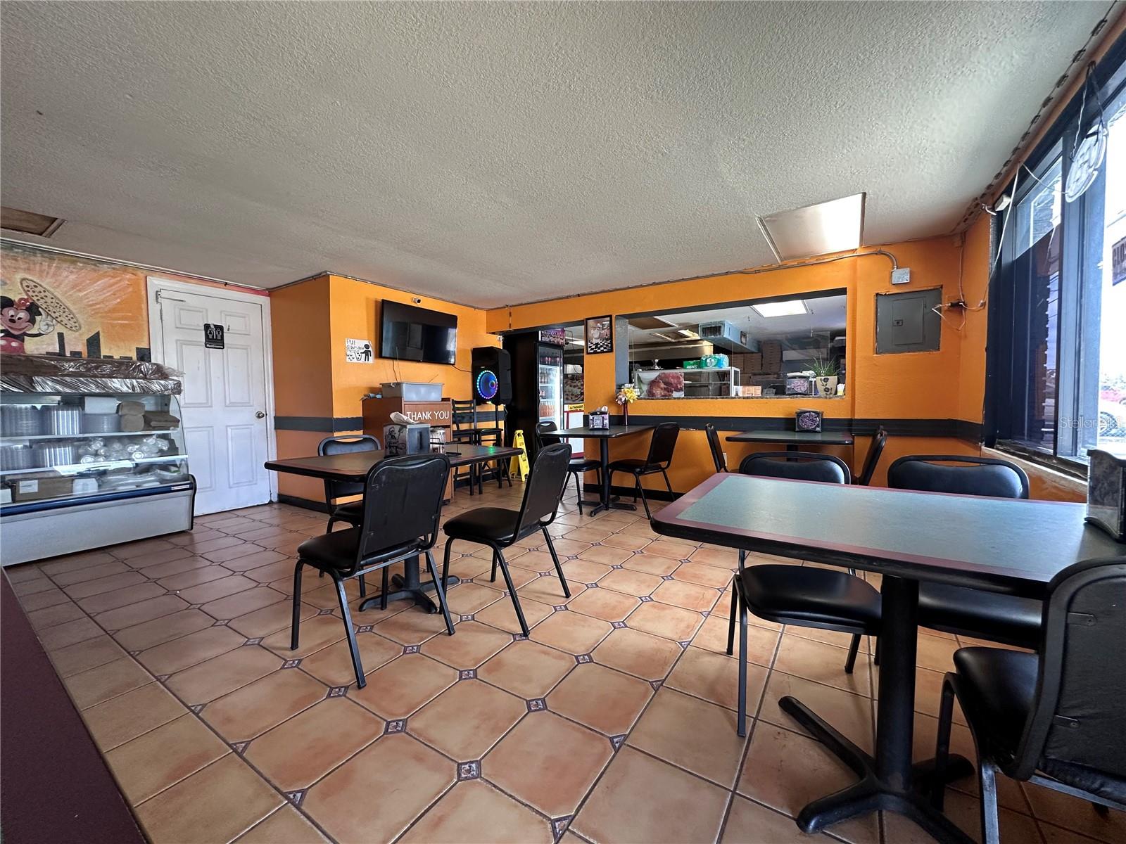 Image 2 of 6 For 9852 Colonial Drive