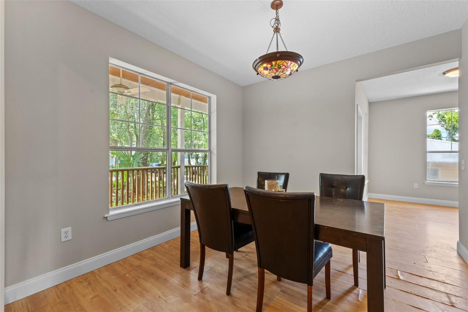 Image 16 of 97 For 560 Fern Street