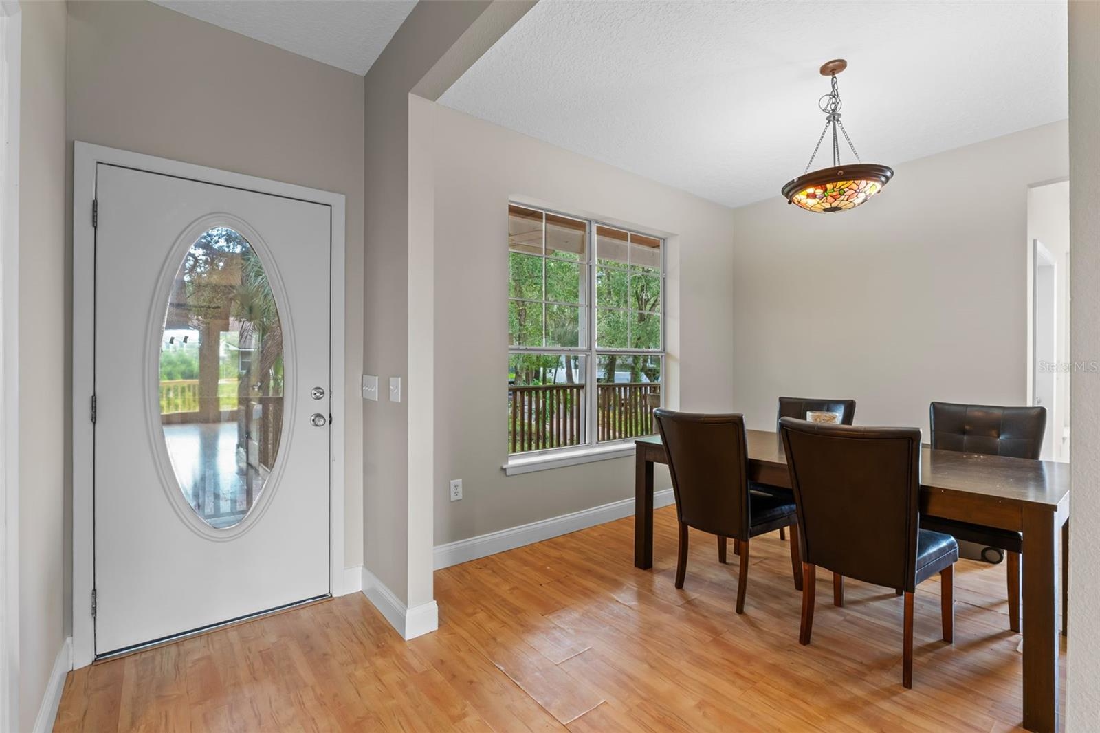 Image 19 of 97 For 560 Fern Street