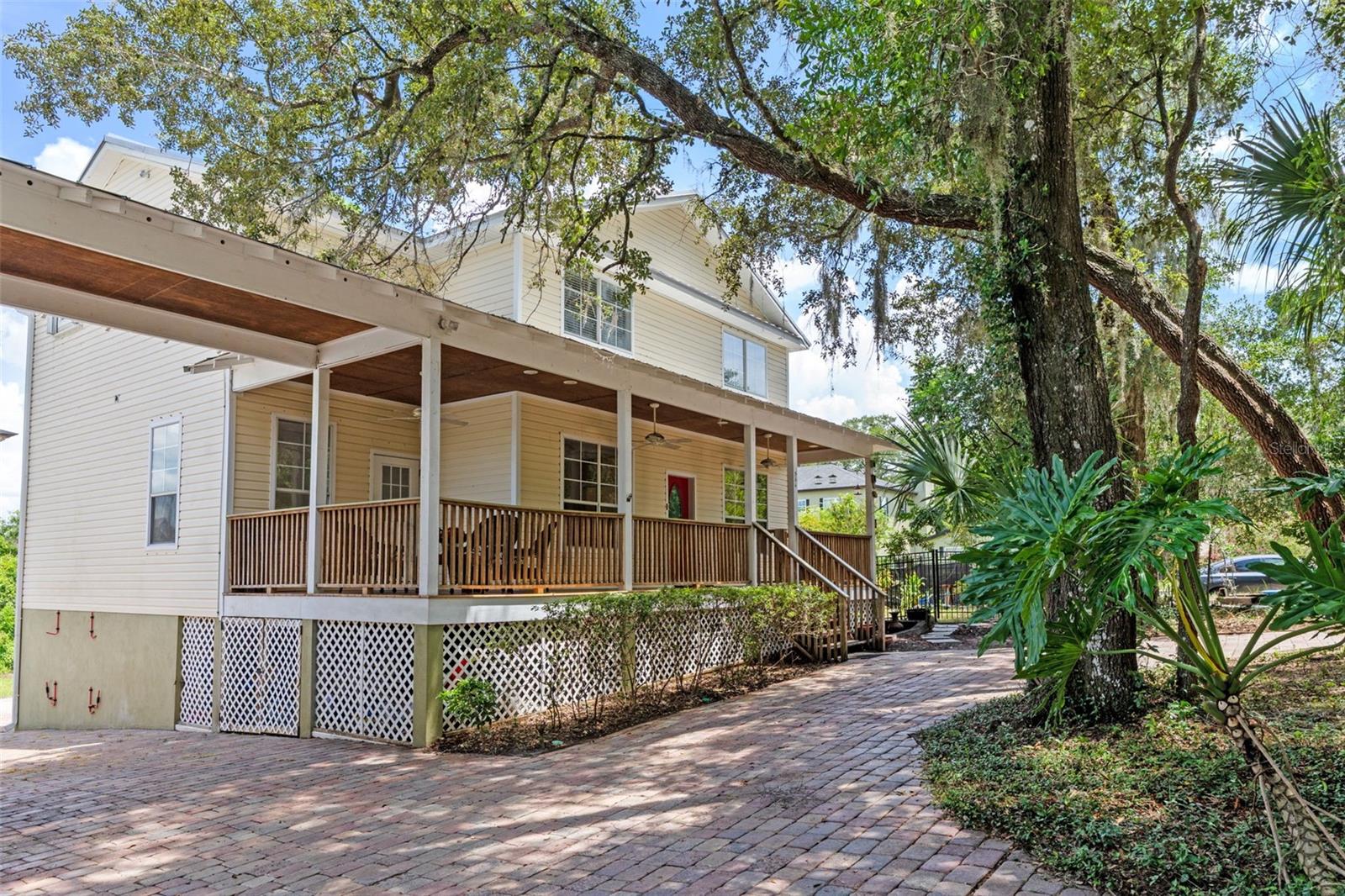 Image 3 of 97 For 560 Fern Street