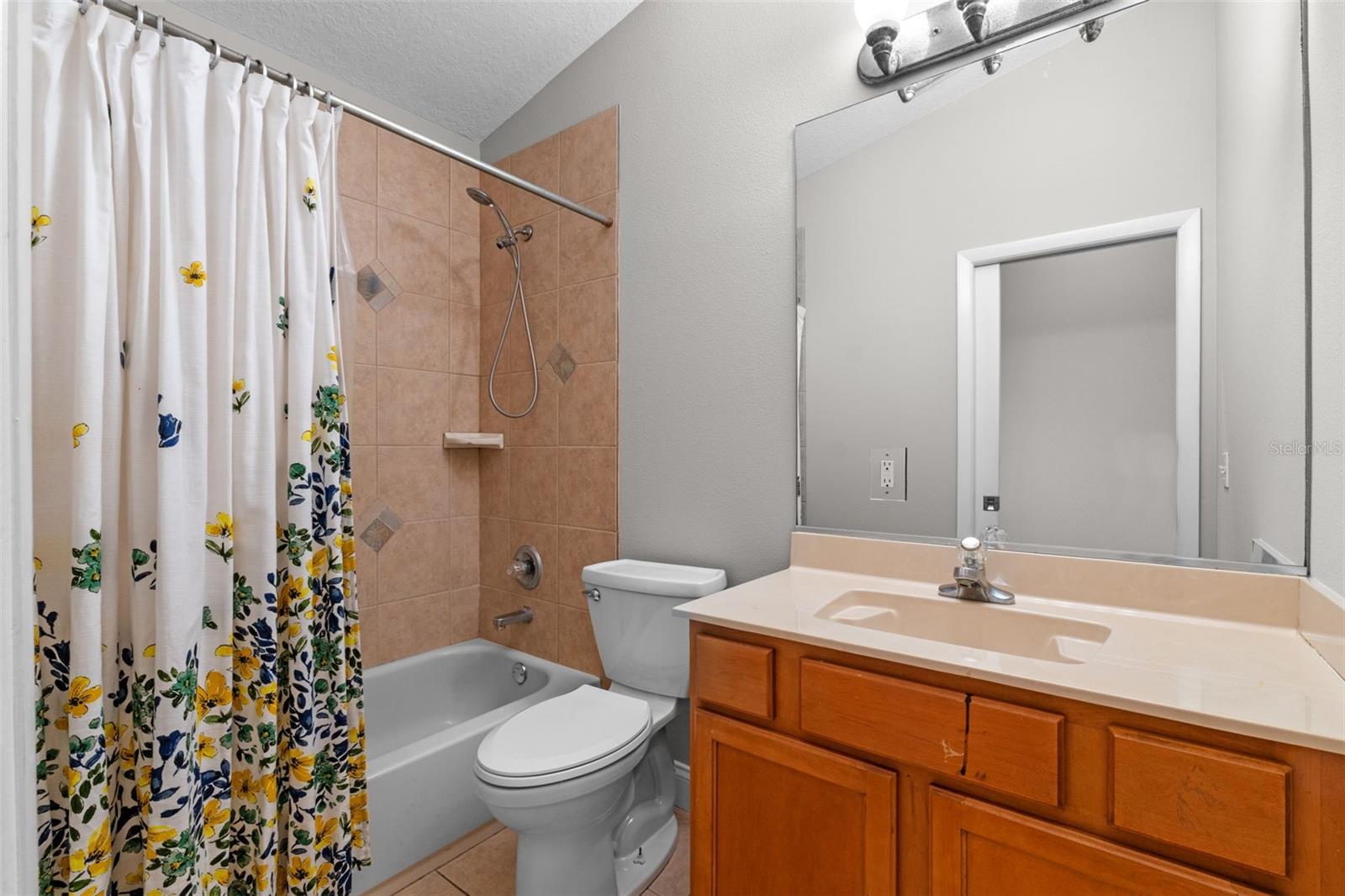 Image 34 of 97 For 560 Fern Street