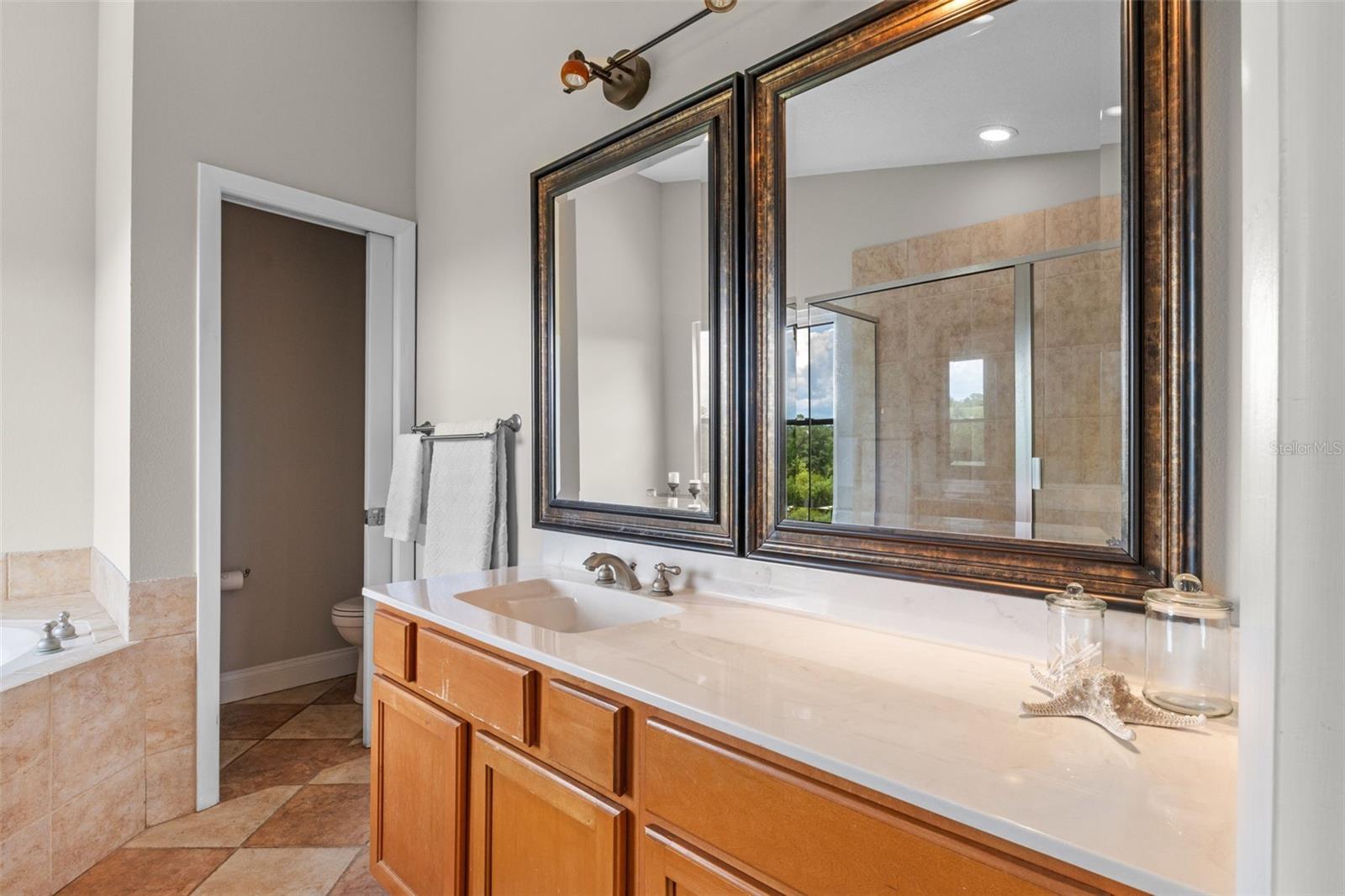 Image 40 of 97 For 560 Fern Street