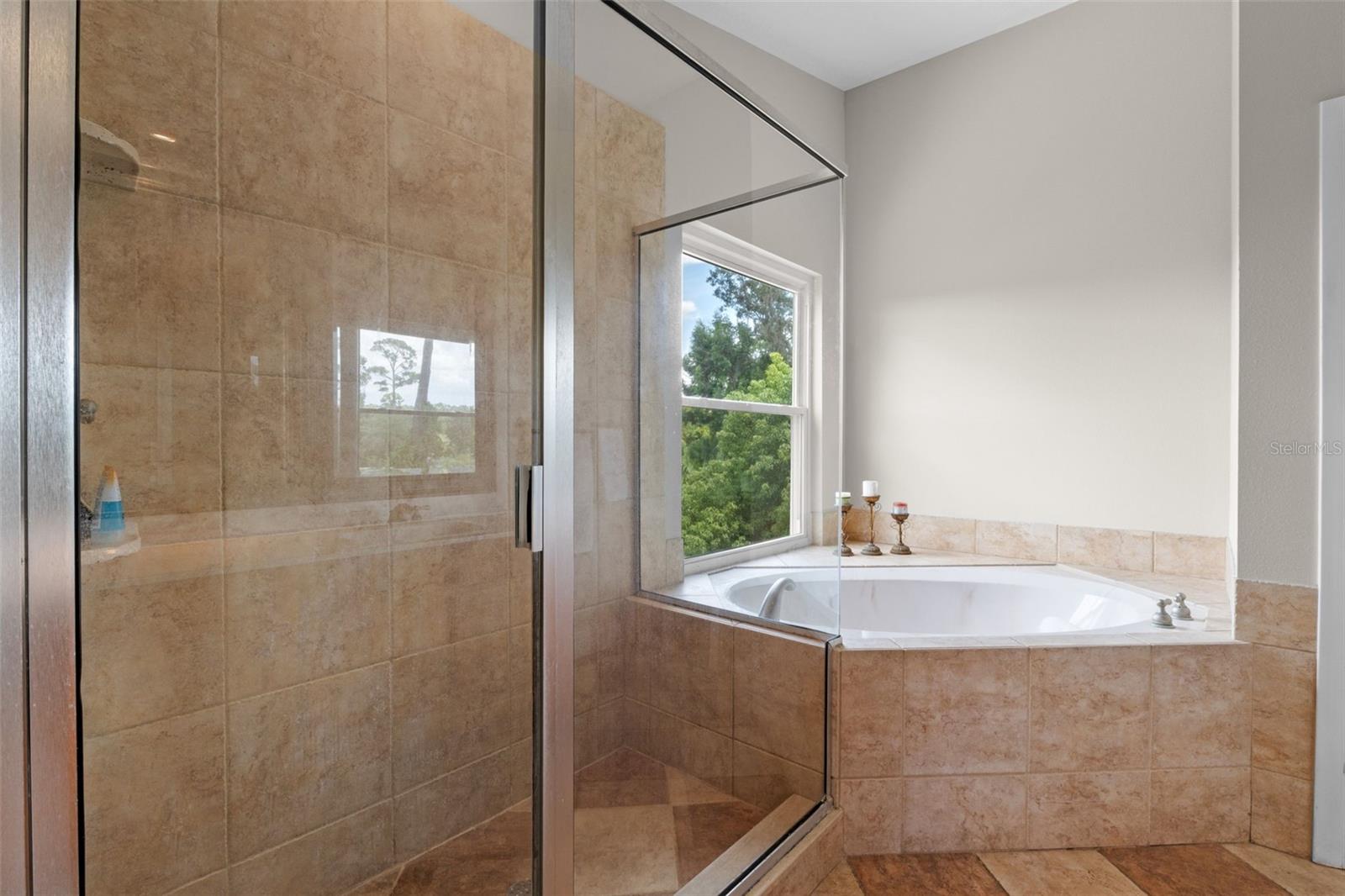 Image 41 of 97 For 560 Fern Street